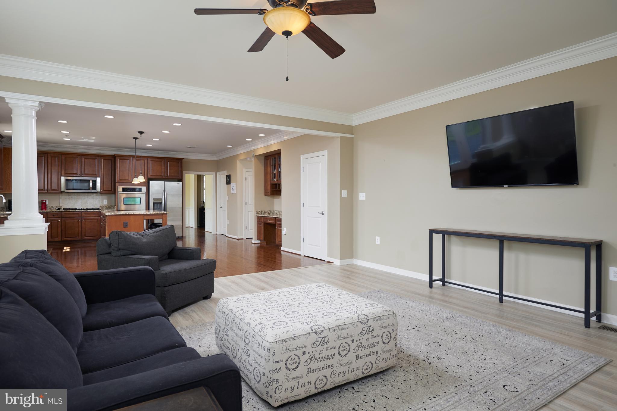 17605 SHORES