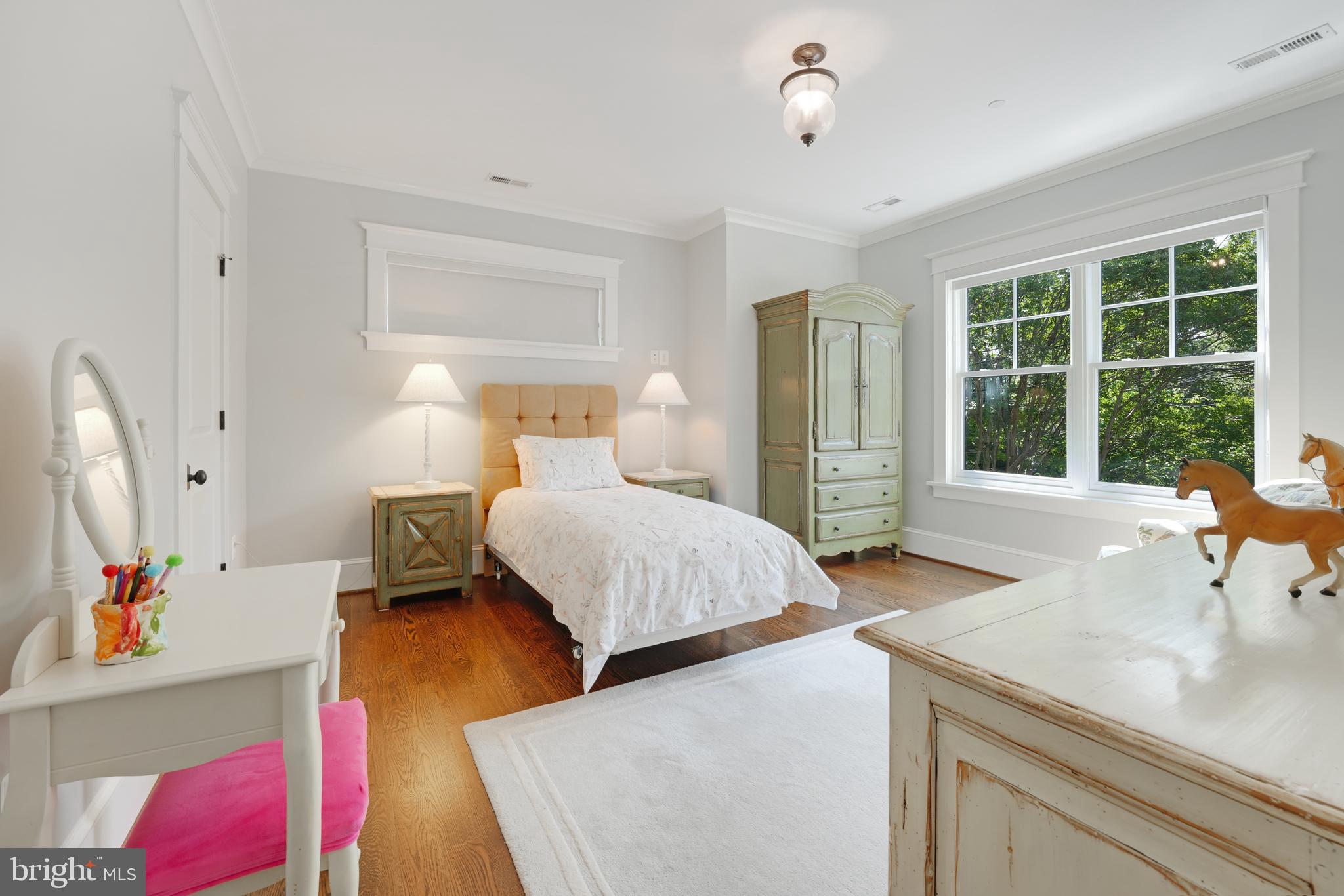 4303 ELM STREET
