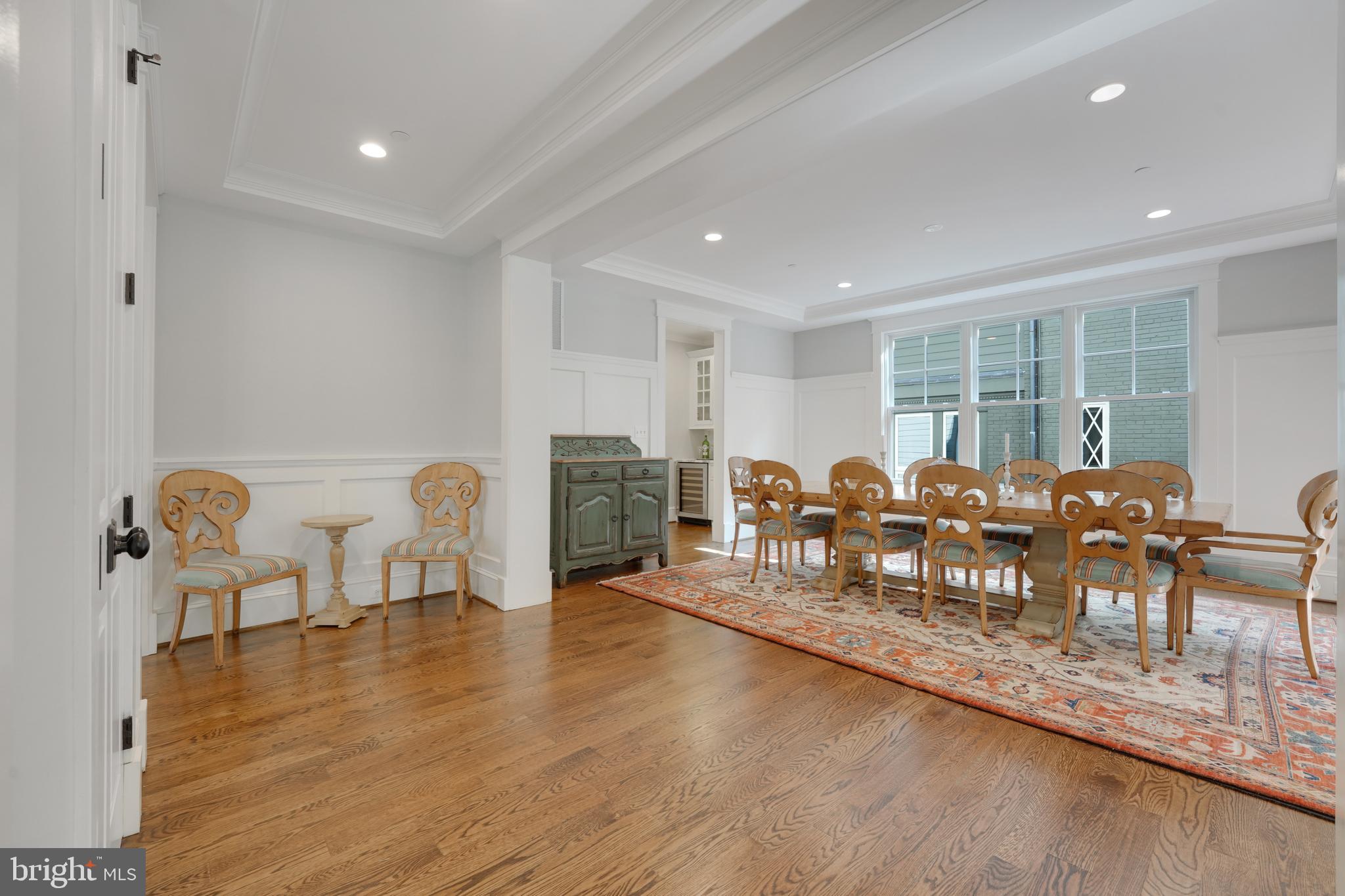 4303 ELM STREET