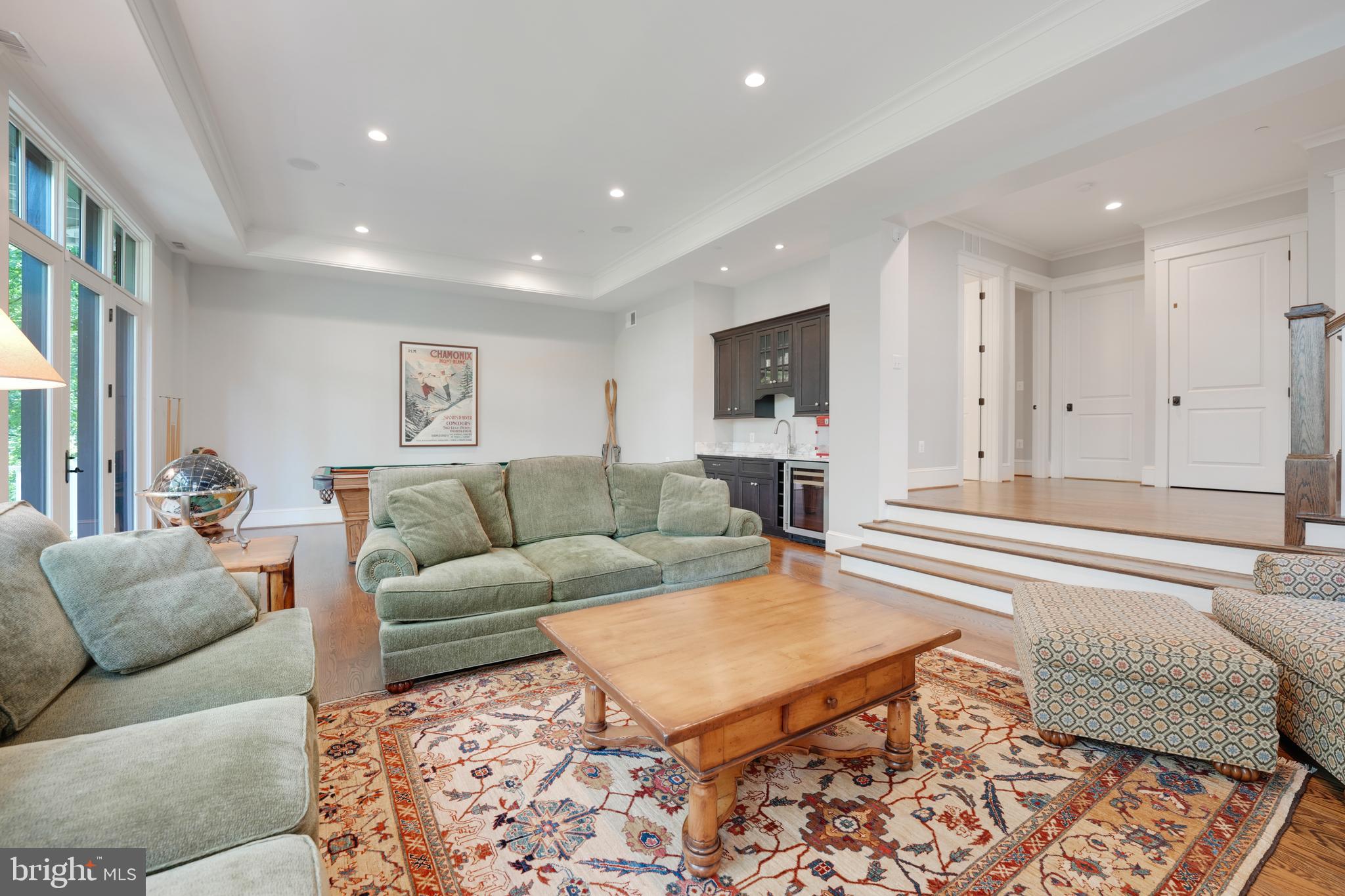 4303 ELM STREET