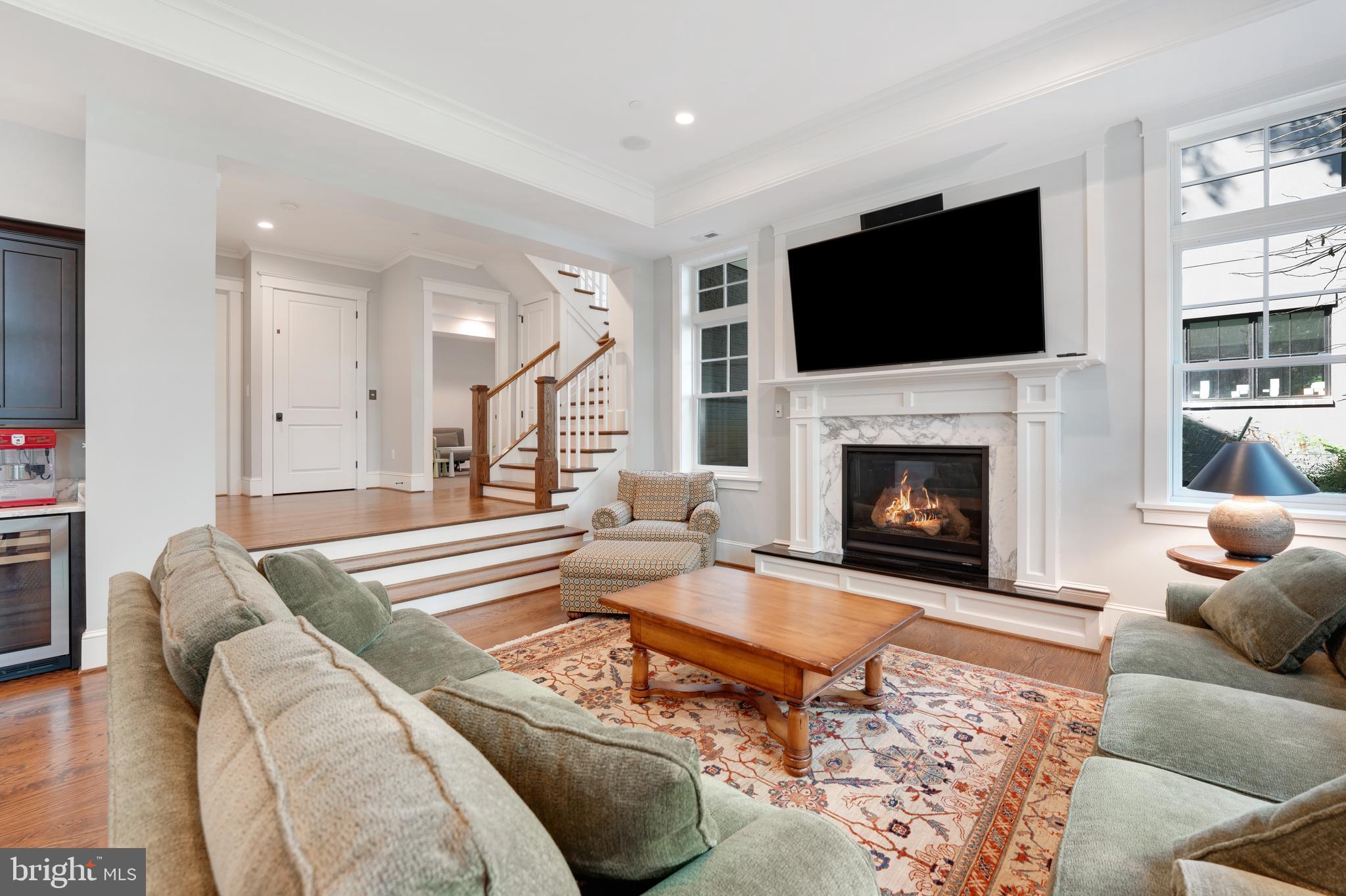 4303 ELM STREET