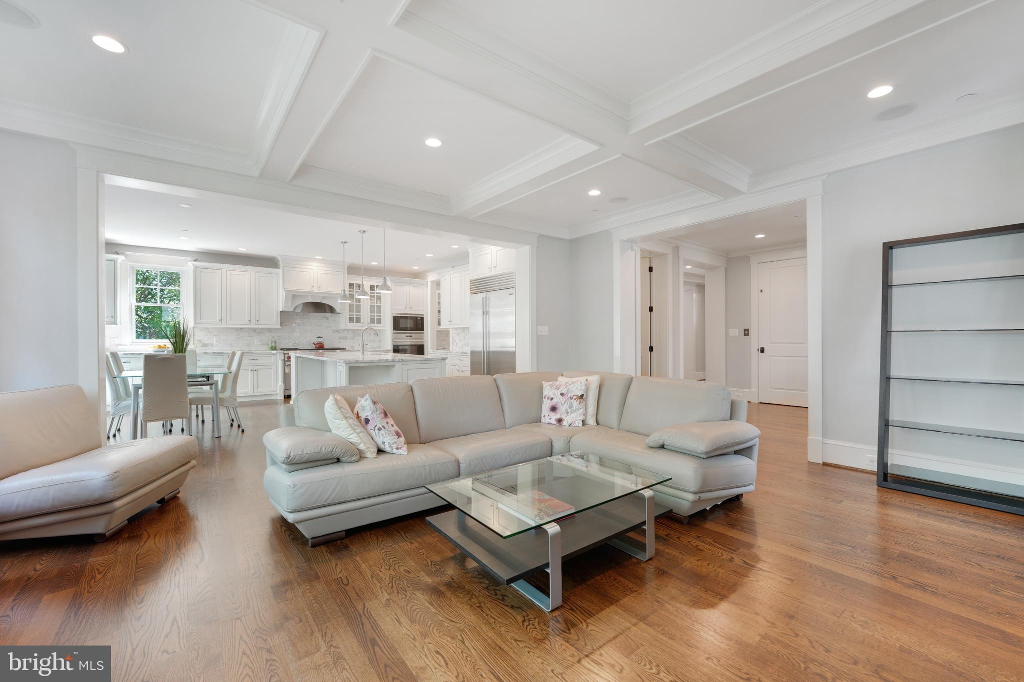 4303 ELM STREET