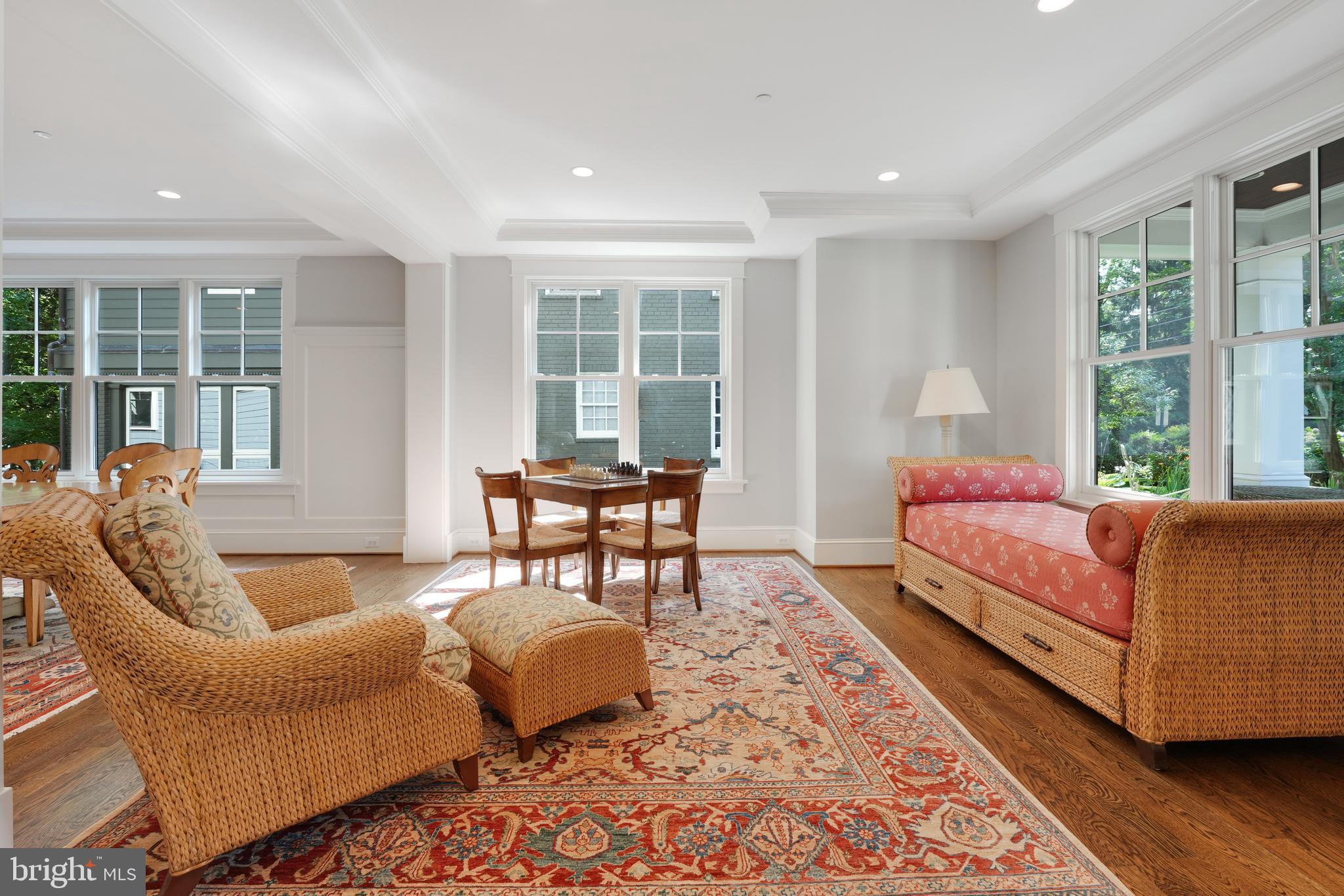 4303 ELM STREET