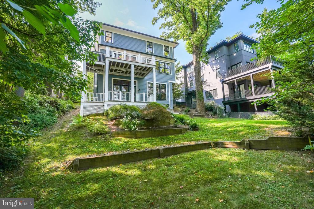4303 ELM STREET