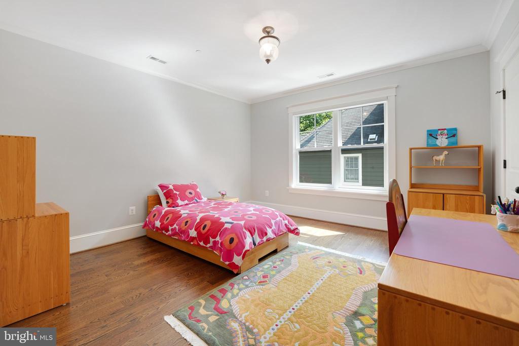 4303 ELM STREET