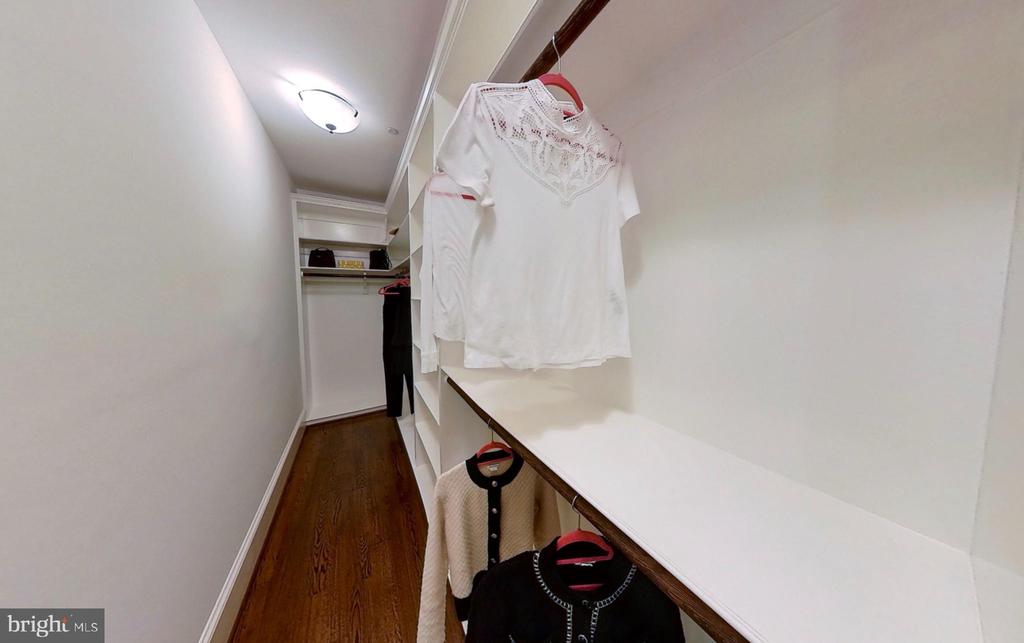4303 ELM STREET