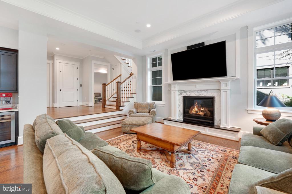4303 ELM STREET