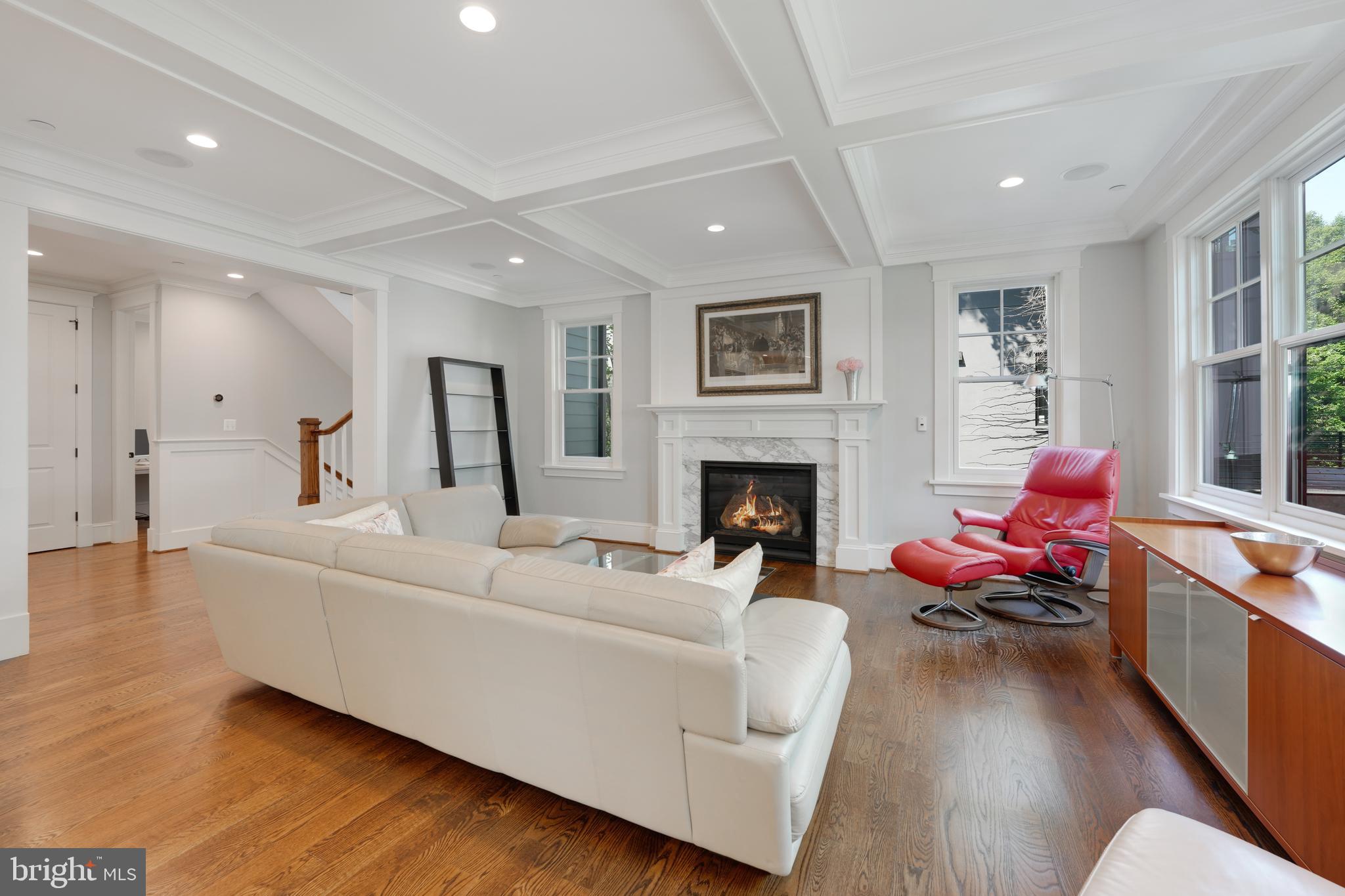 4303 ELM STREET