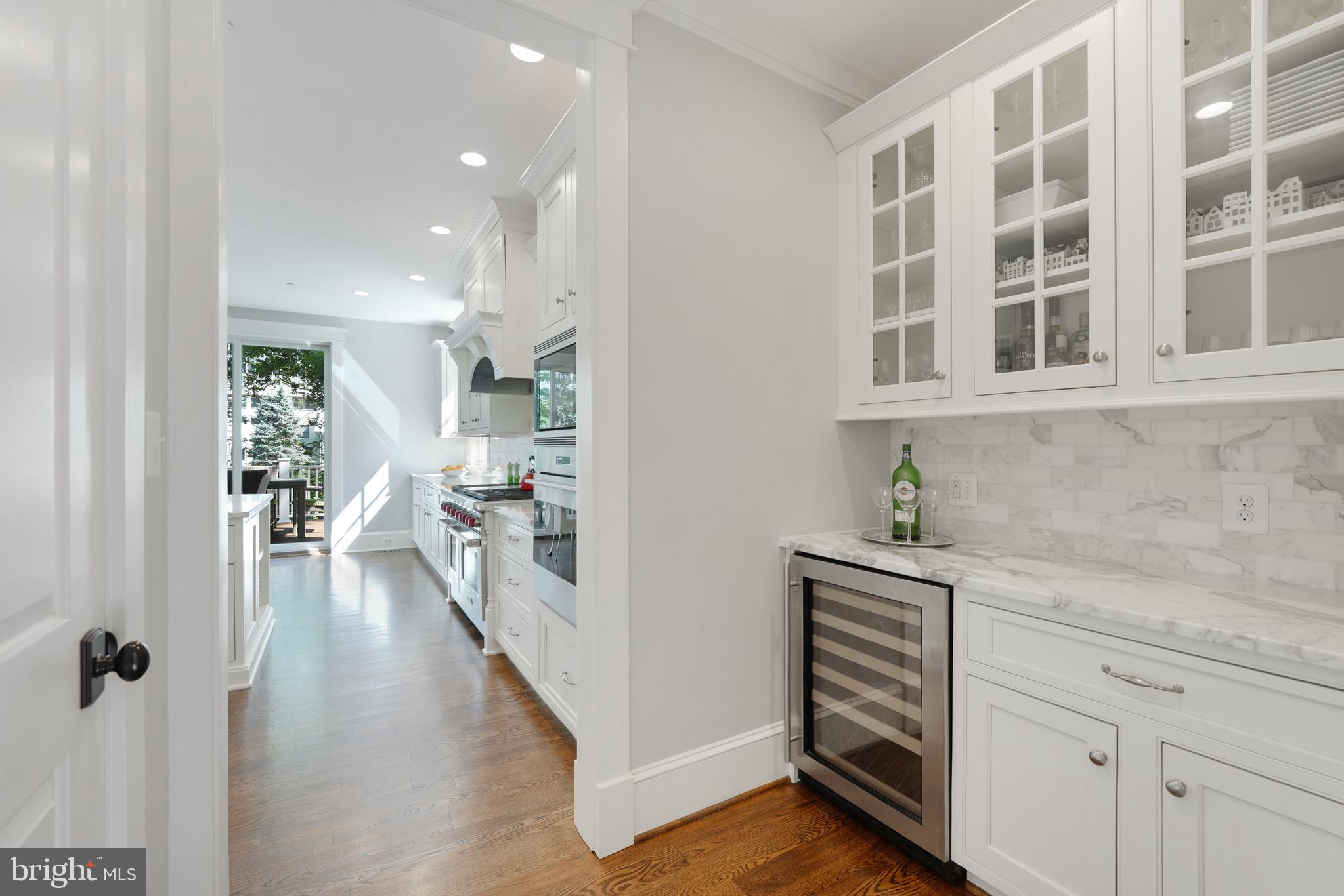 4303 ELM STREET