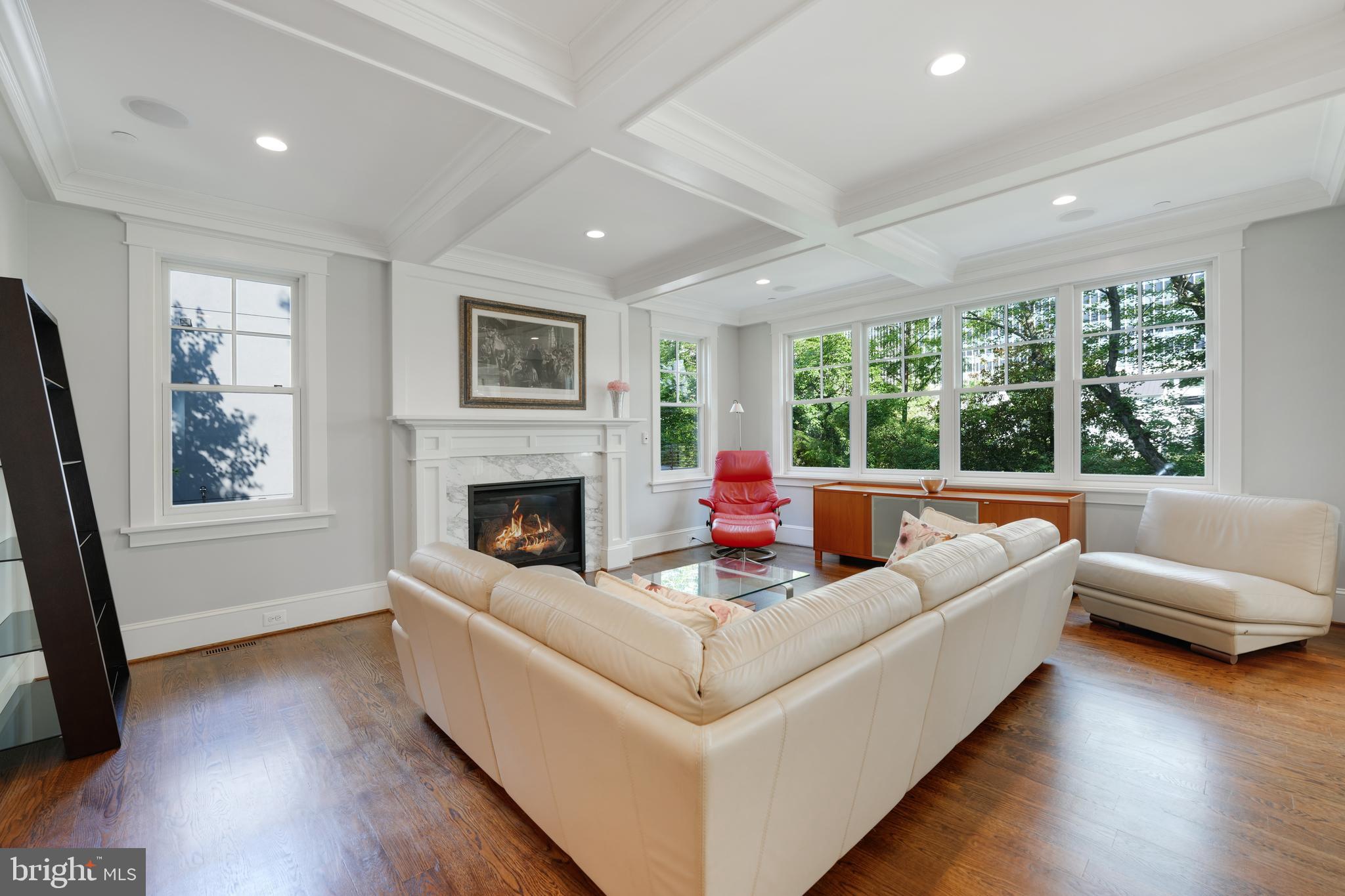 4303 ELM STREET