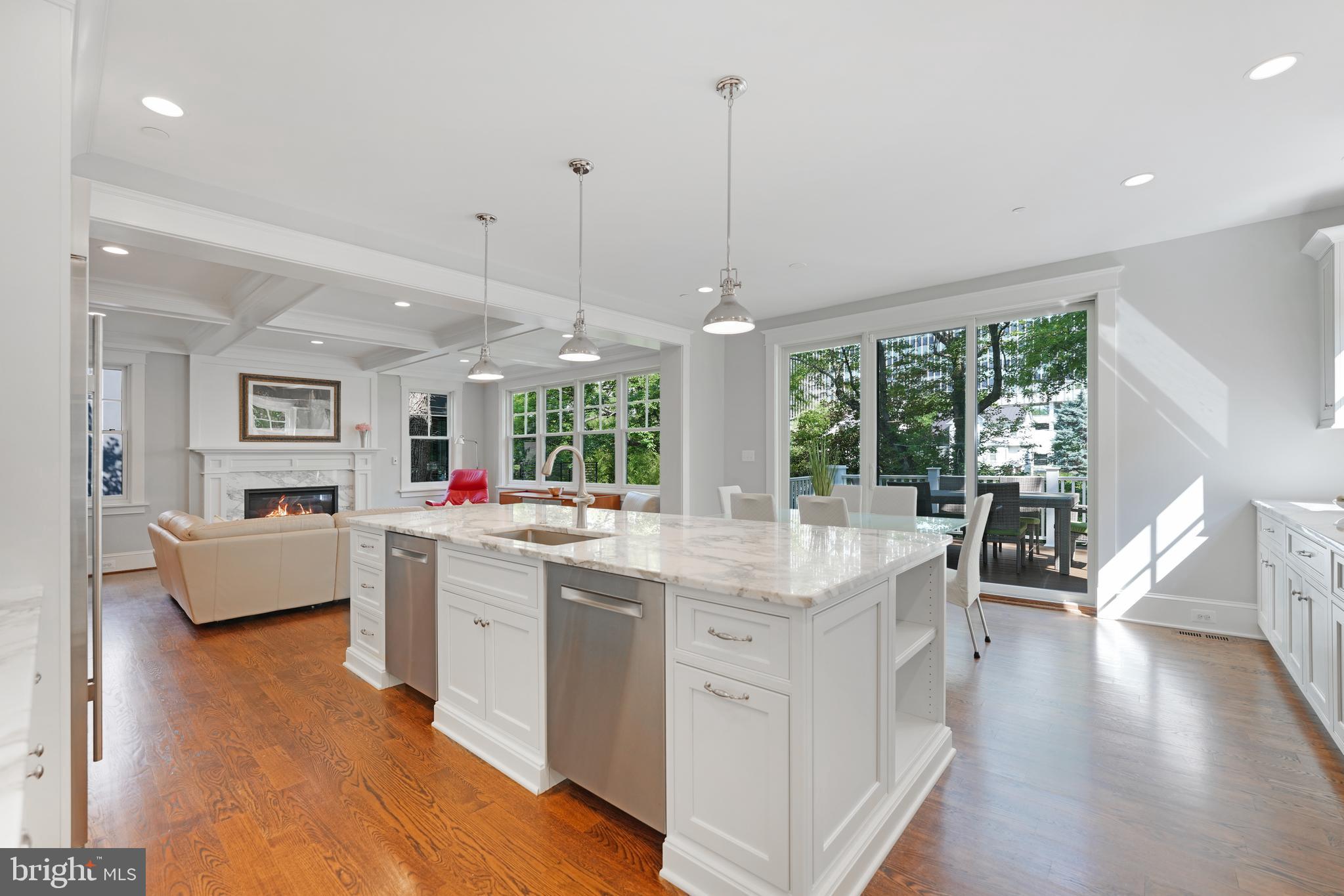 4303 ELM STREET