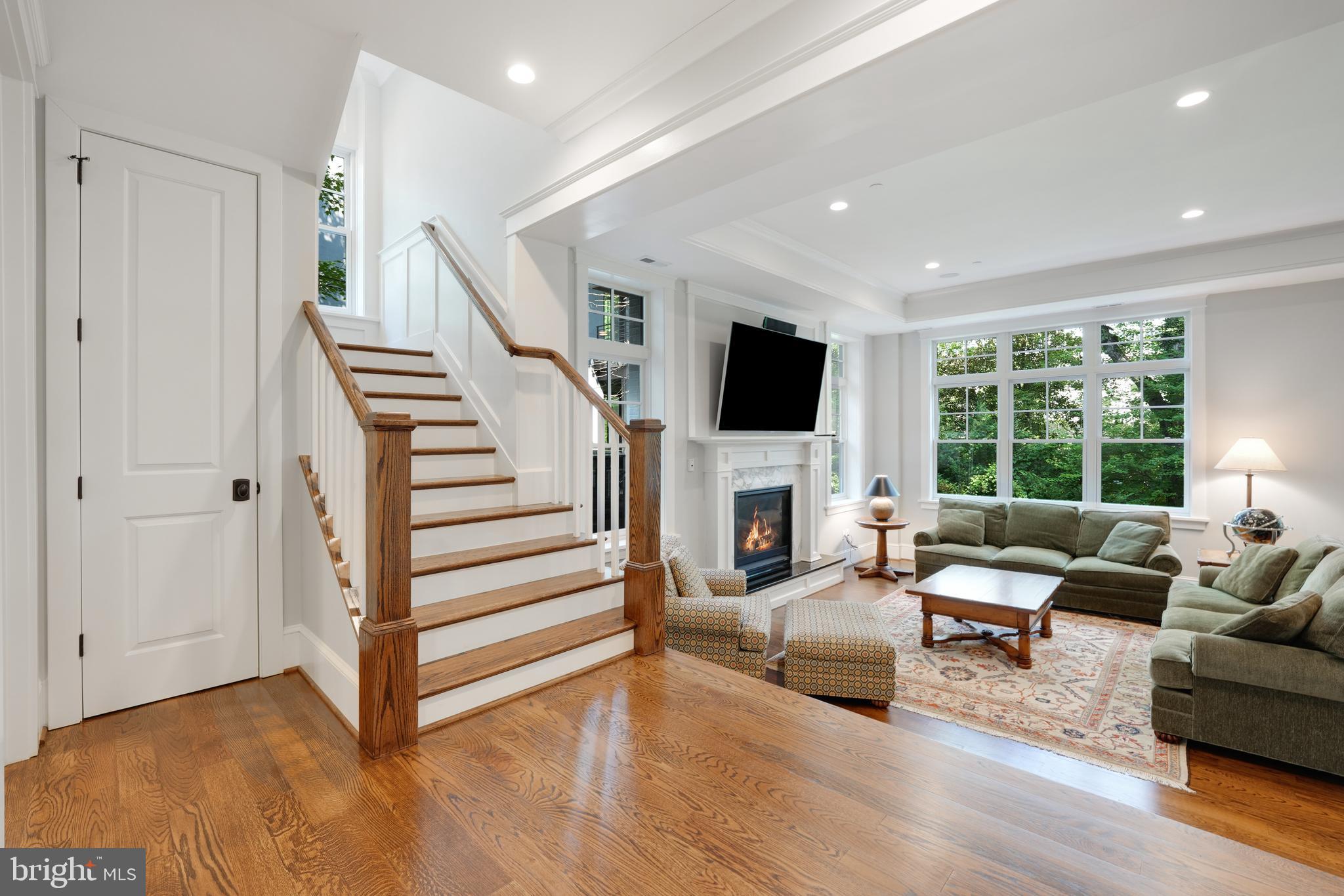 4303 ELM STREET