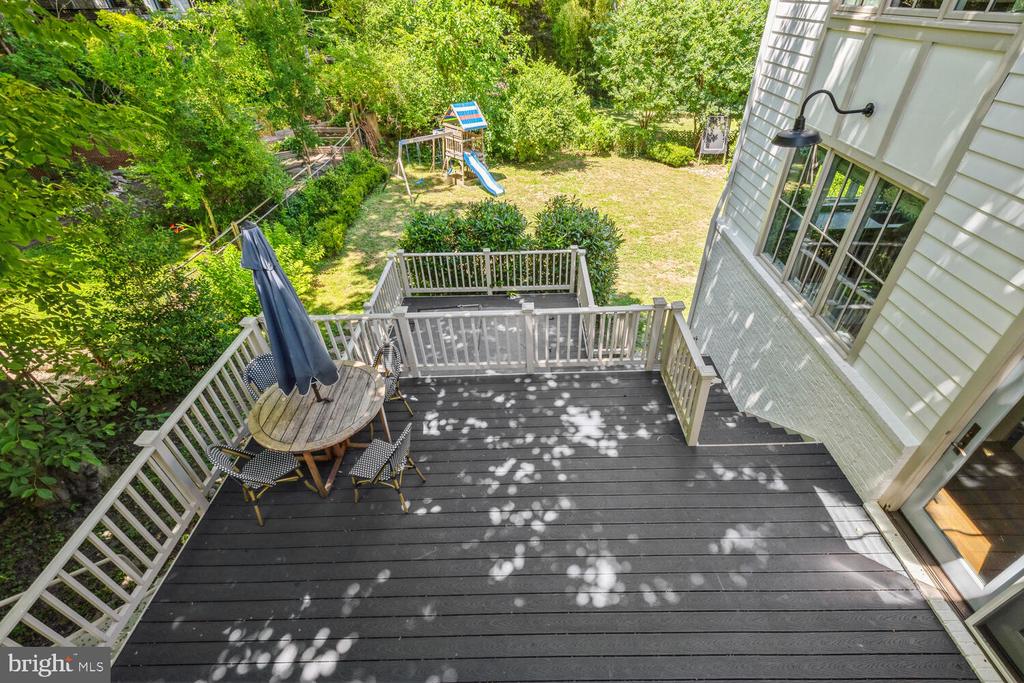 3411 THORNAPPLE STREET