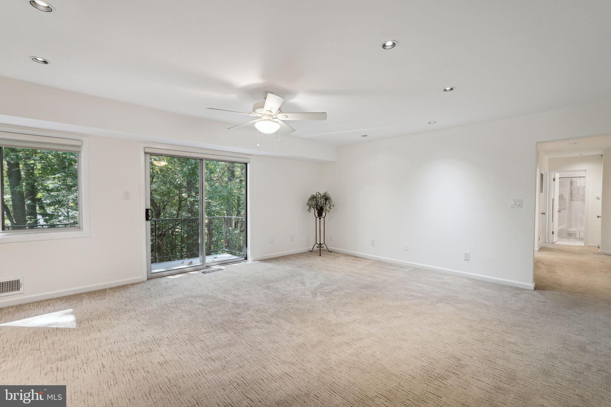 10636 MONTROSE 103