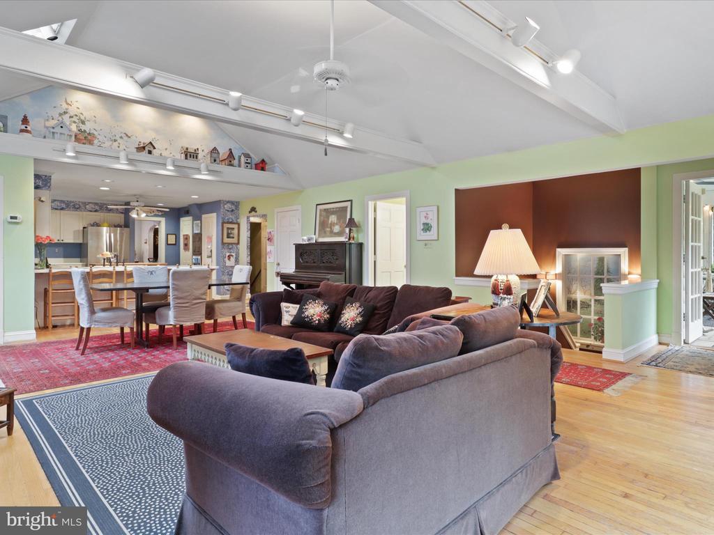 4200 DRESDEN STREET