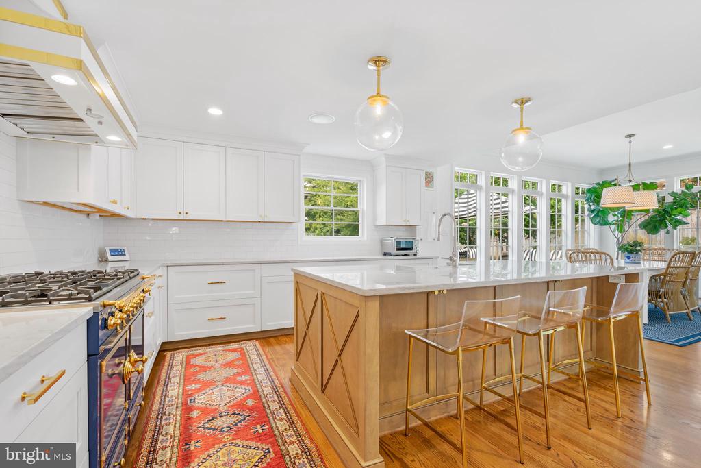 6211 GARNETT DRIVE