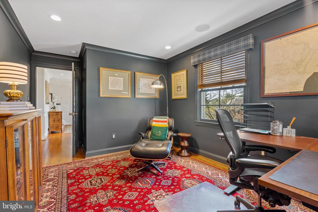 6211 GARNETT DRIVE