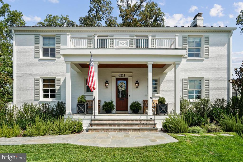 6211 GARNETT DRIVE