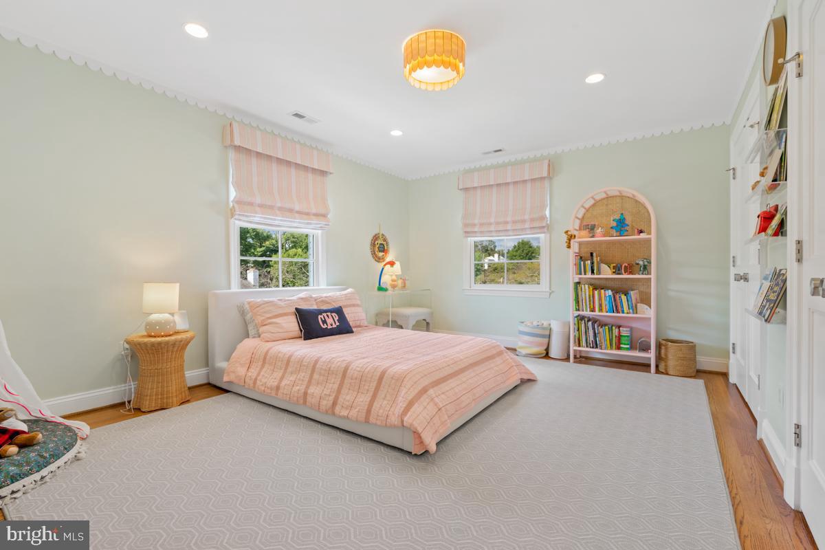 6211 GARNETT DRIVE