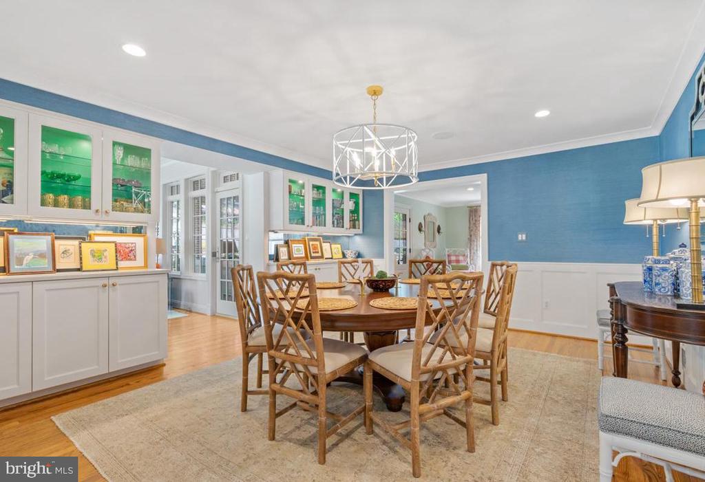 6211 GARNETT DRIVE