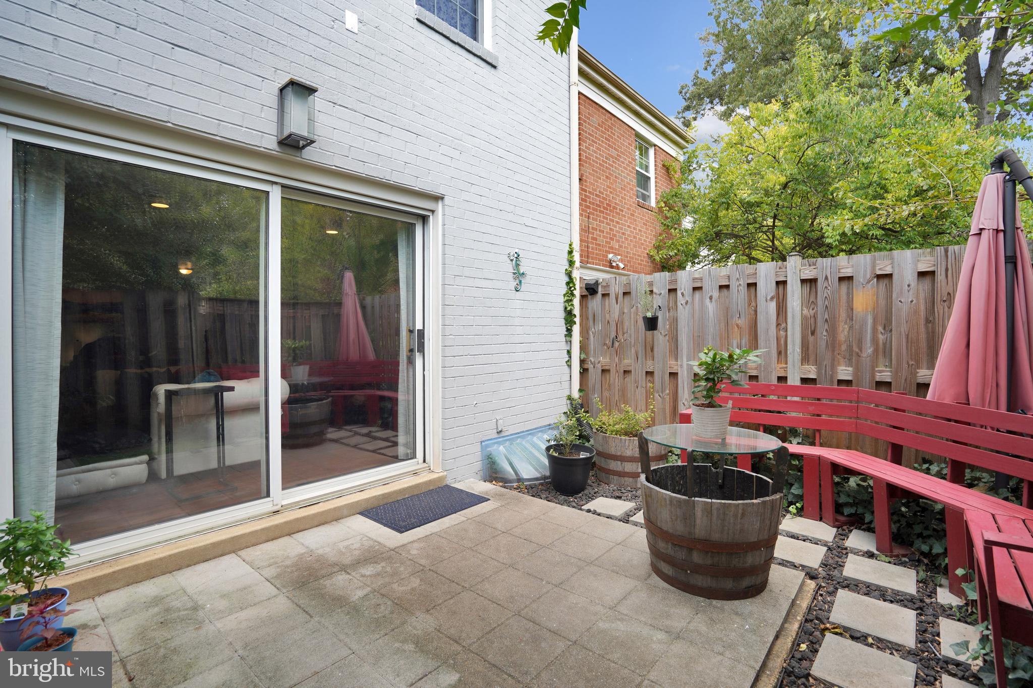 752 COLLEGE PARKWAY 7-752