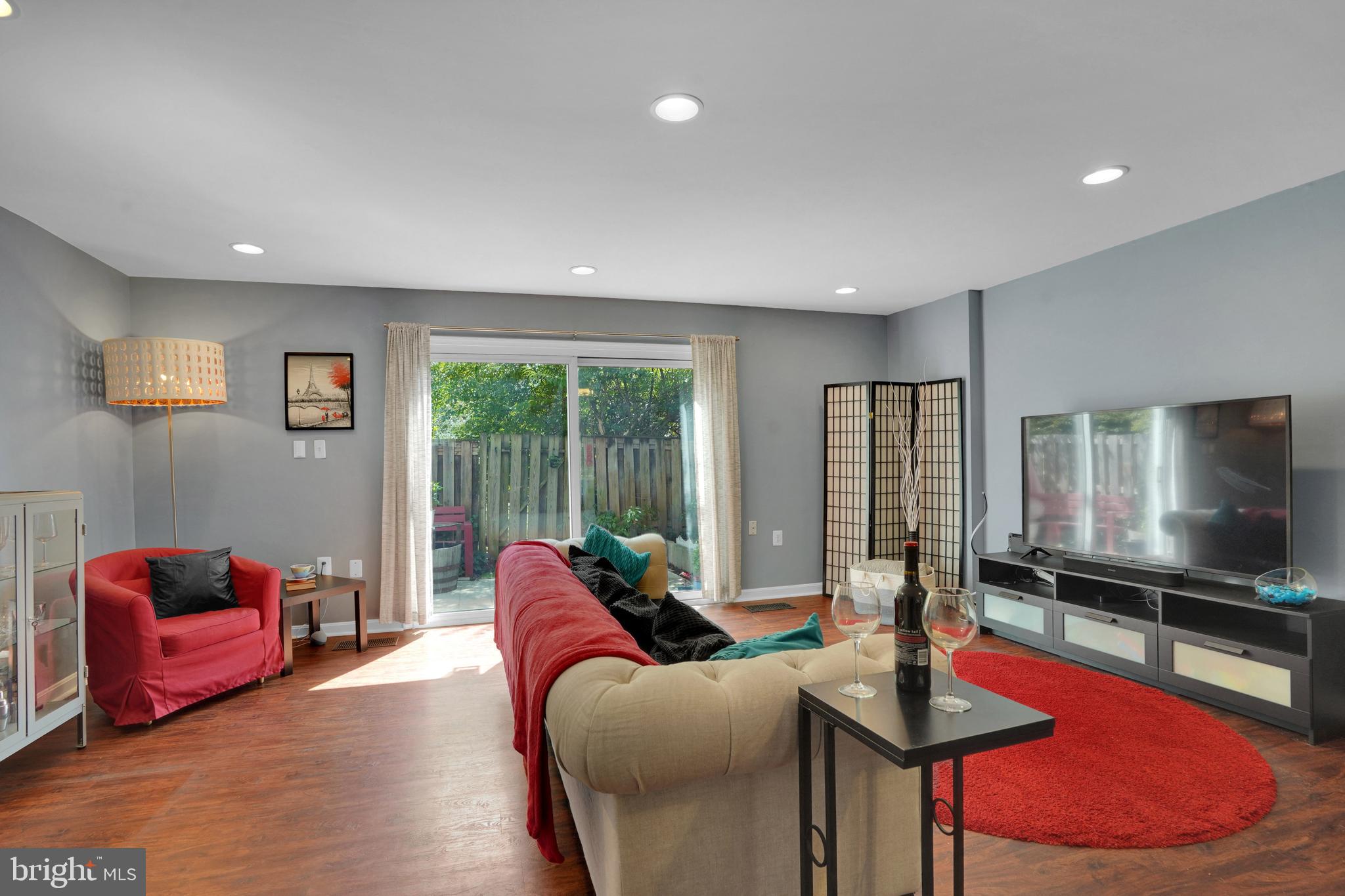 752 COLLEGE PARKWAY 7-752