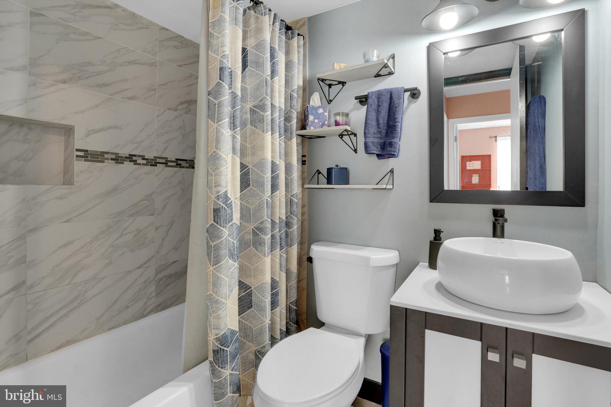 752 COLLEGE PARKWAY 7-752