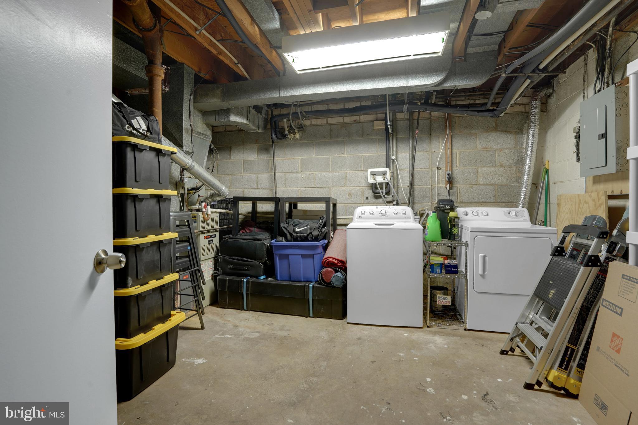 752 COLLEGE PARKWAY 7-752