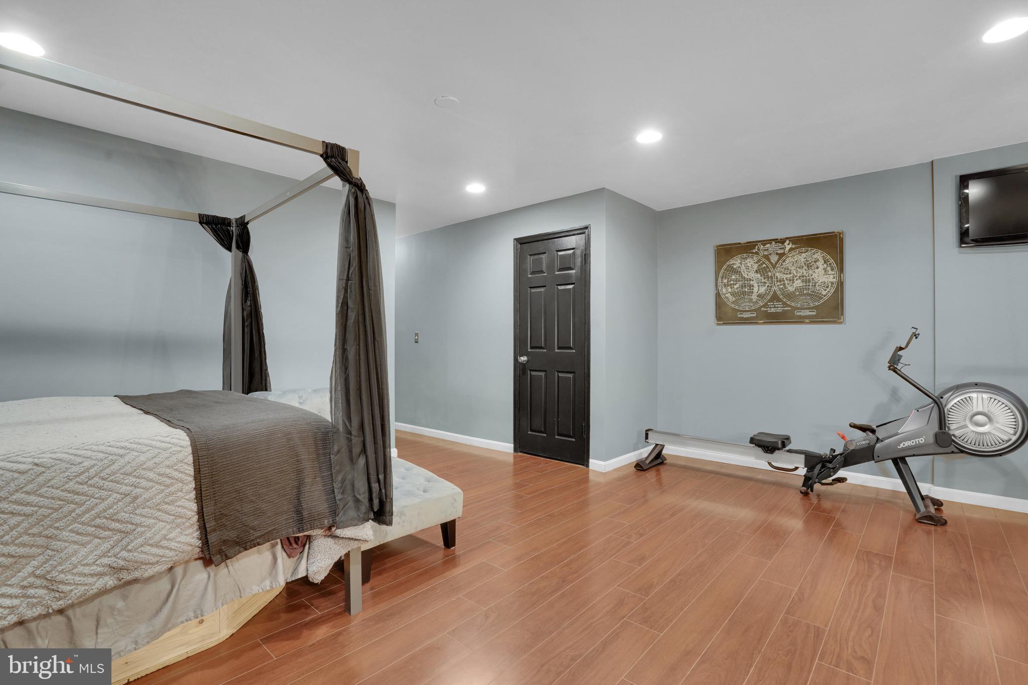 752 COLLEGE PARKWAY 7-752