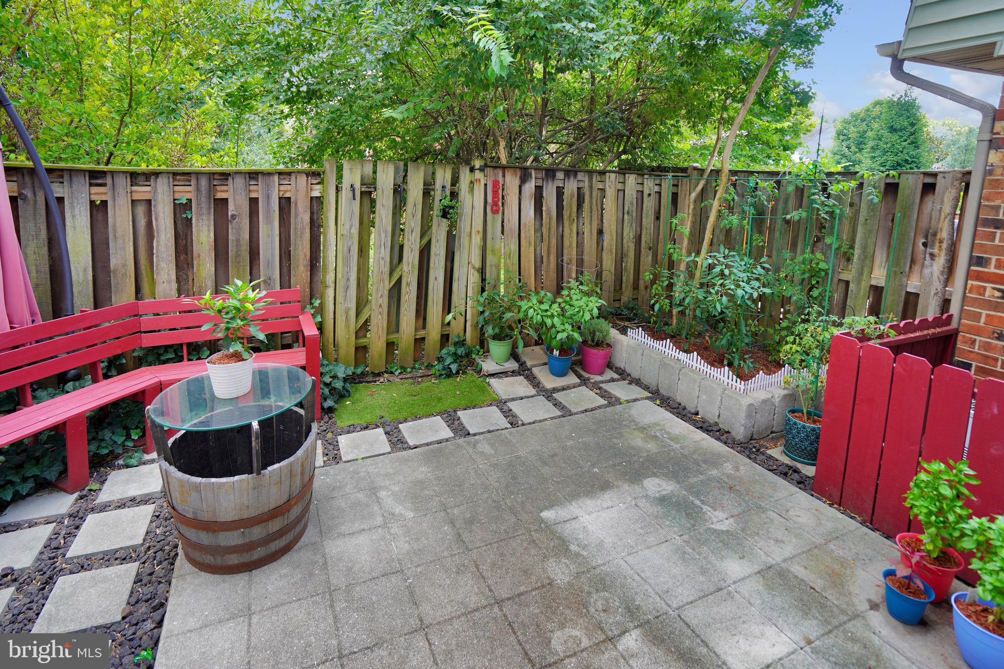 752 COLLEGE PARKWAY 7-752