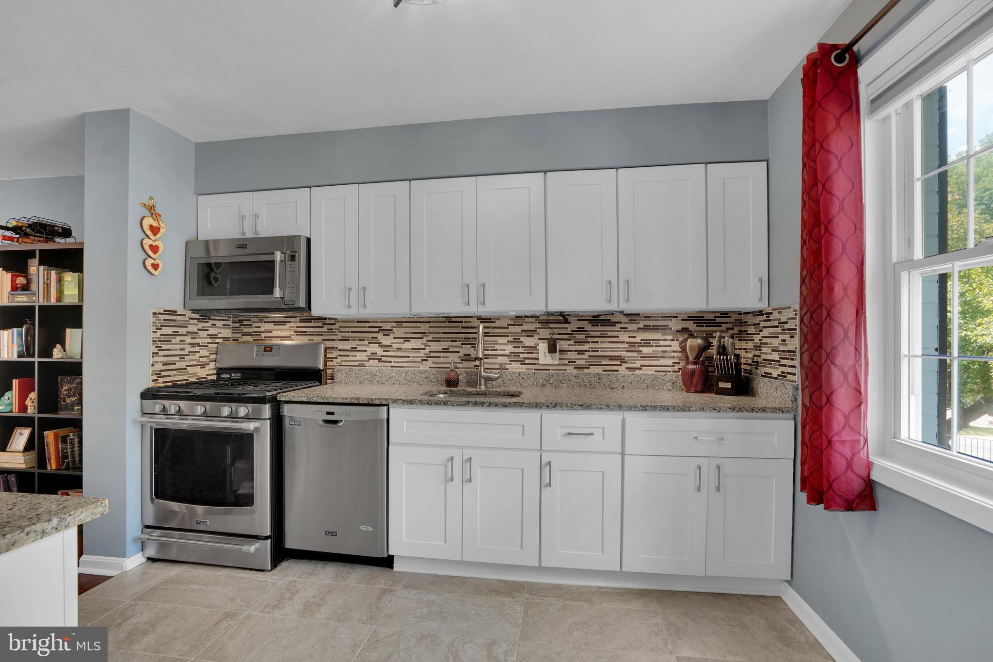 752 COLLEGE PARKWAY 7-752