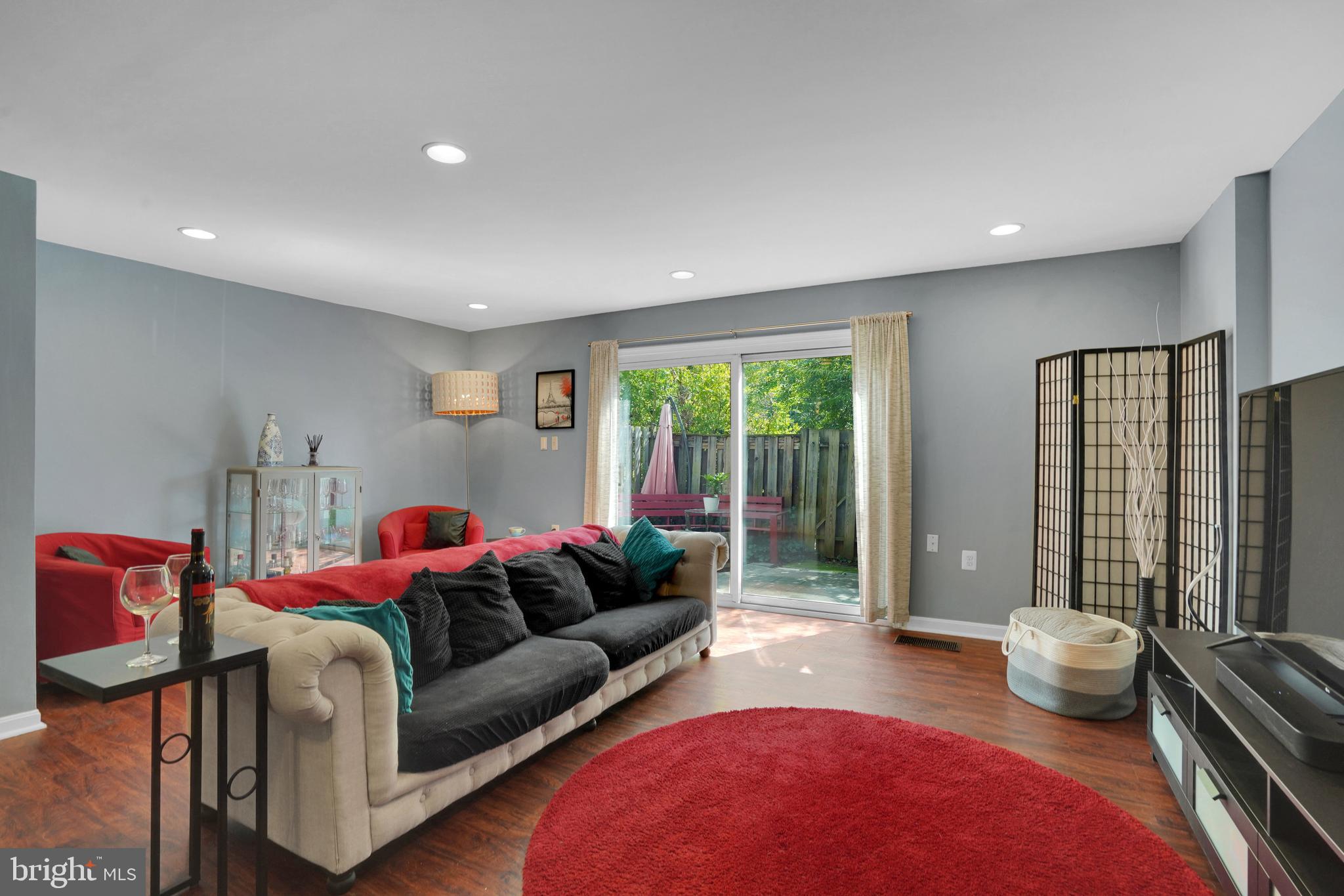 752 COLLEGE PARKWAY 7-752