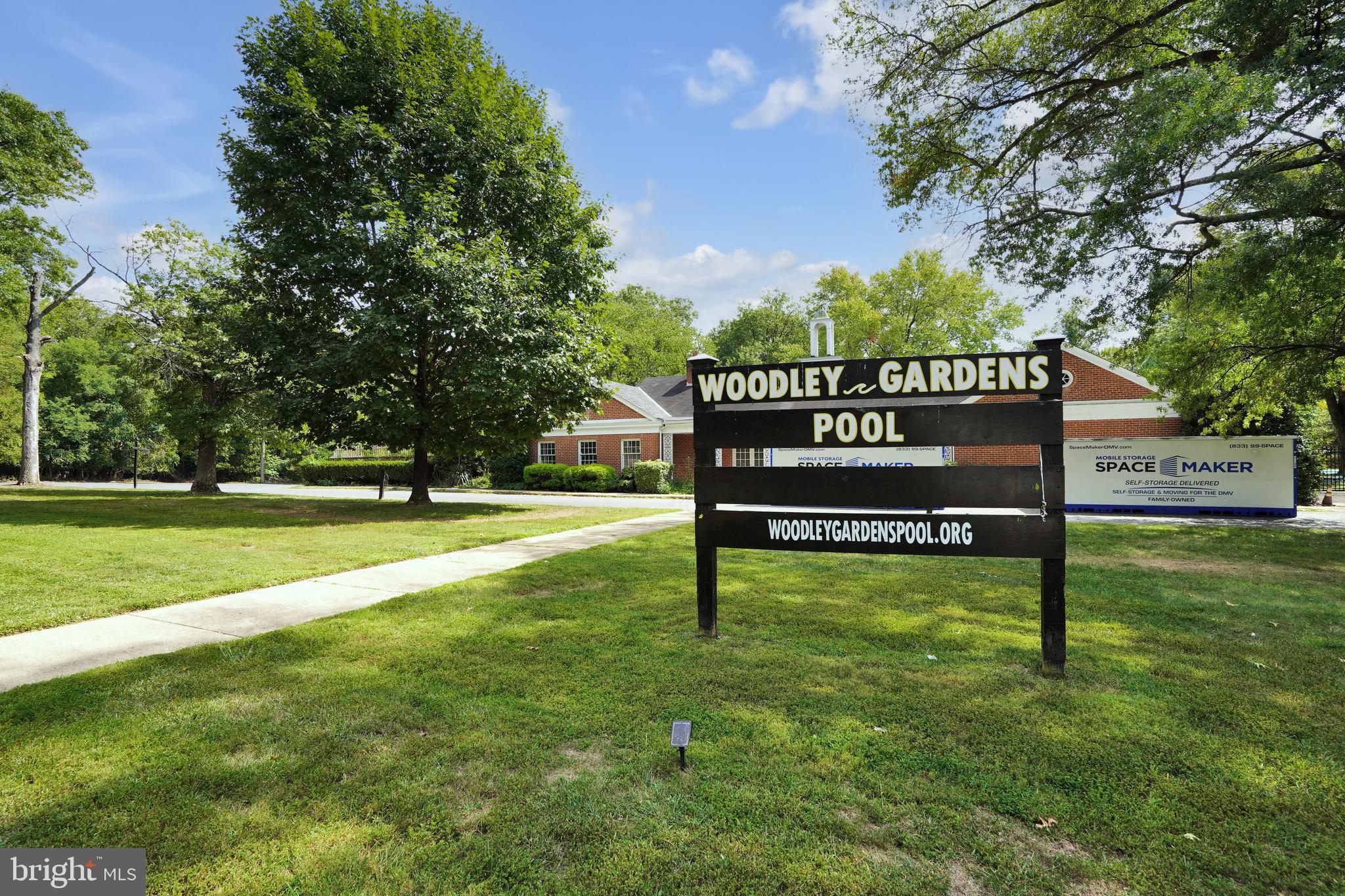 752 COLLEGE PARKWAY 7-752