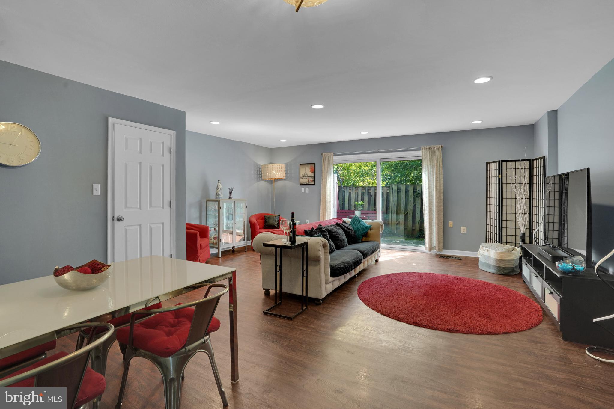 752 COLLEGE PARKWAY 7-752