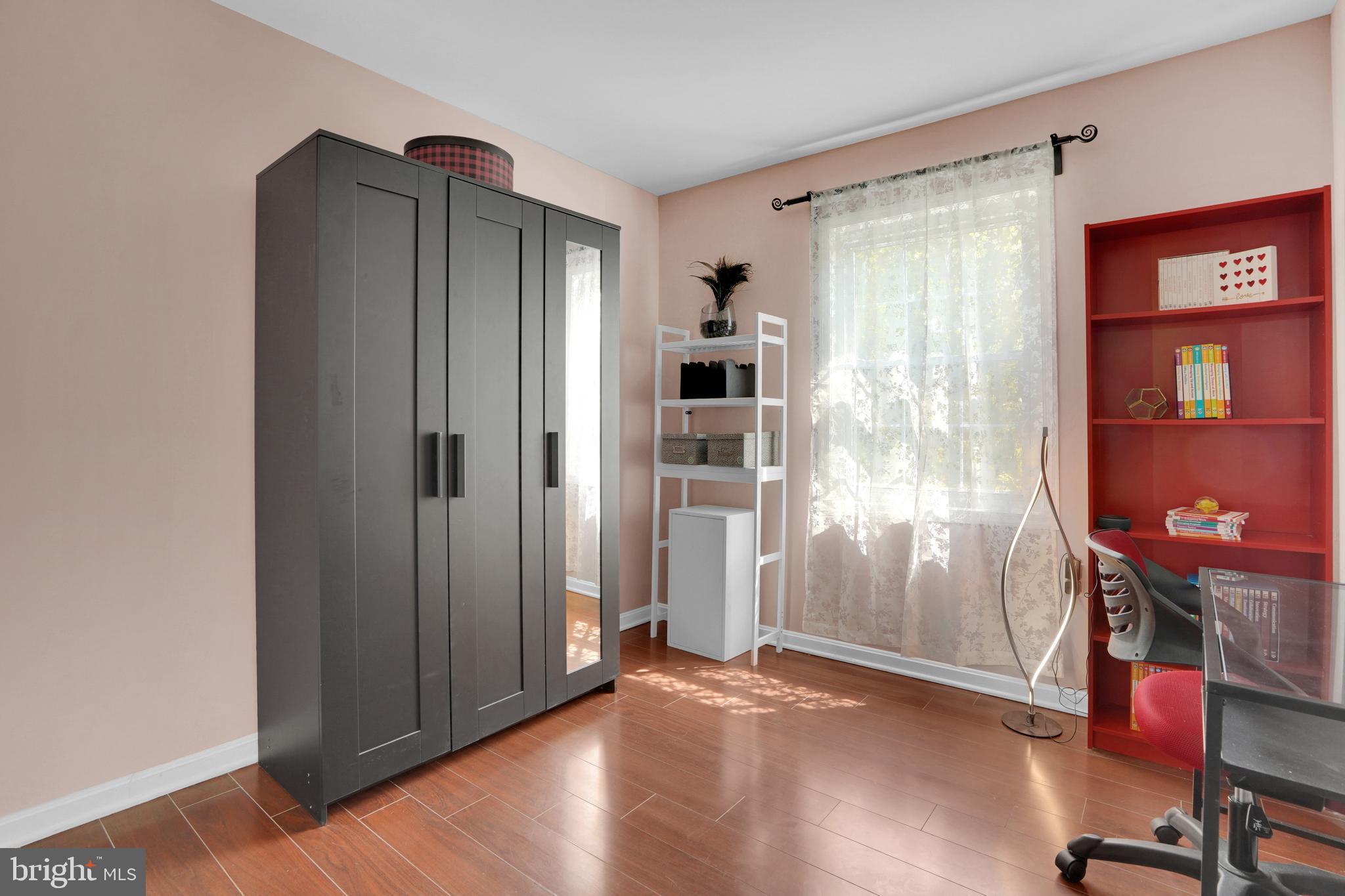 752 COLLEGE PARKWAY 7-752