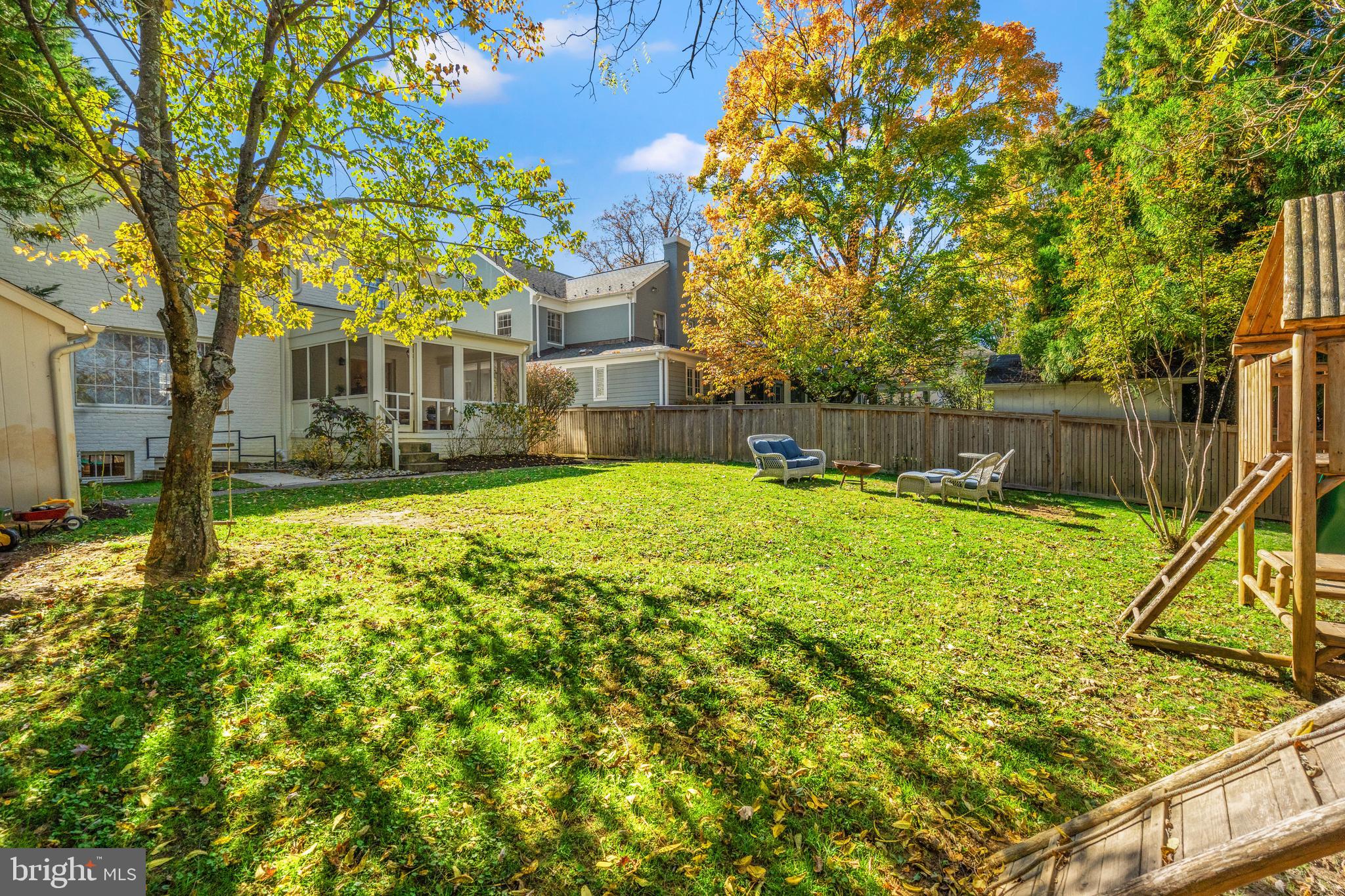 3709 THORNAPPLE STREET