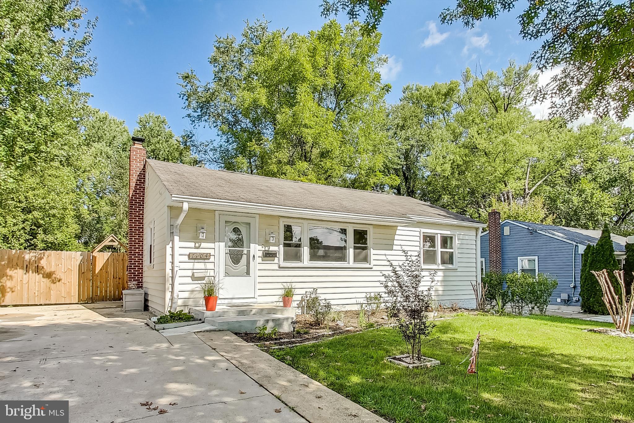 1104 GRANDIN AVENUE