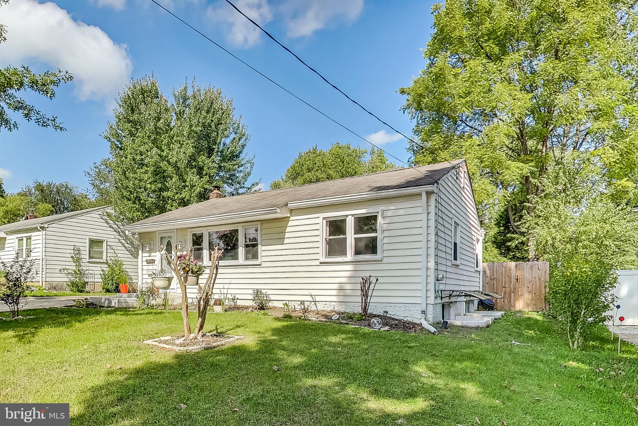 1104 GRANDIN AVENUE