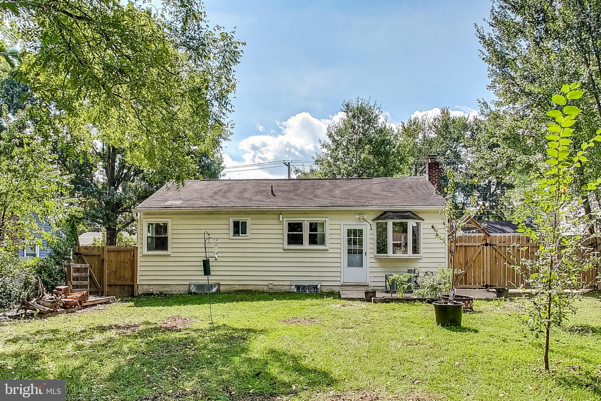 1104 GRANDIN AVENUE