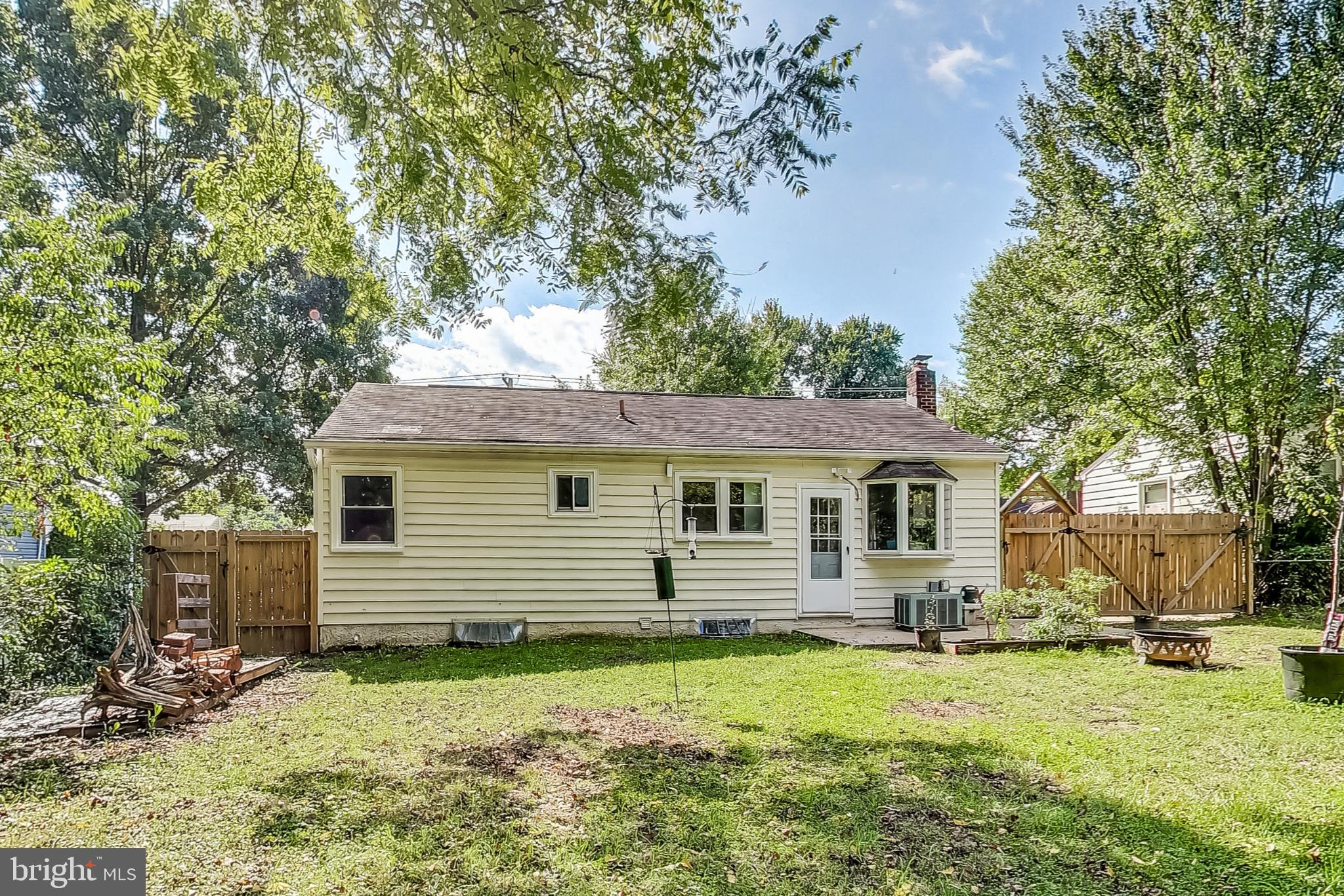1104 GRANDIN AVENUE