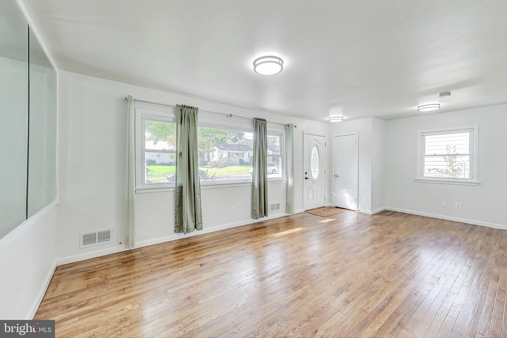 1104 GRANDIN AVENUE