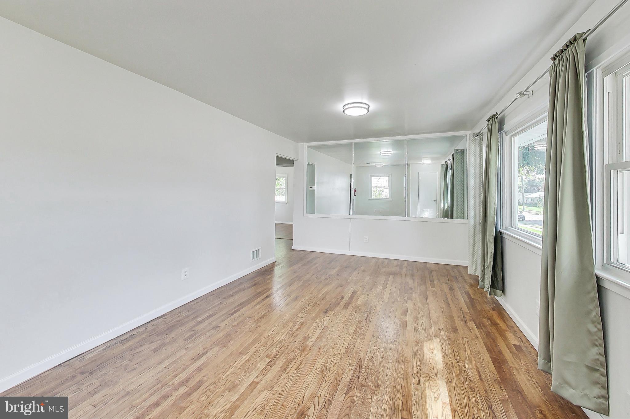 1104 GRANDIN AVENUE