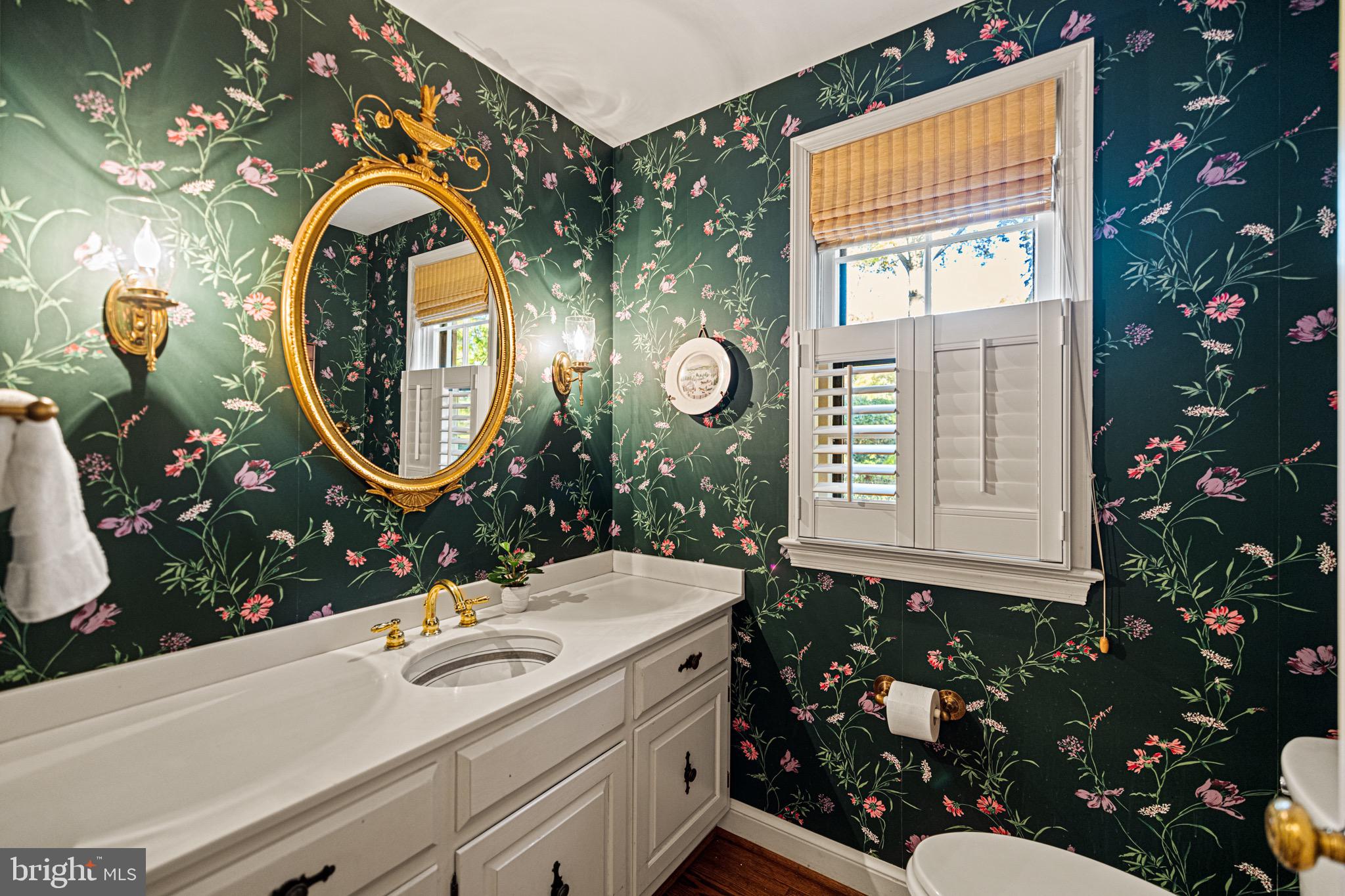 7104 HEATHWOOD COURT