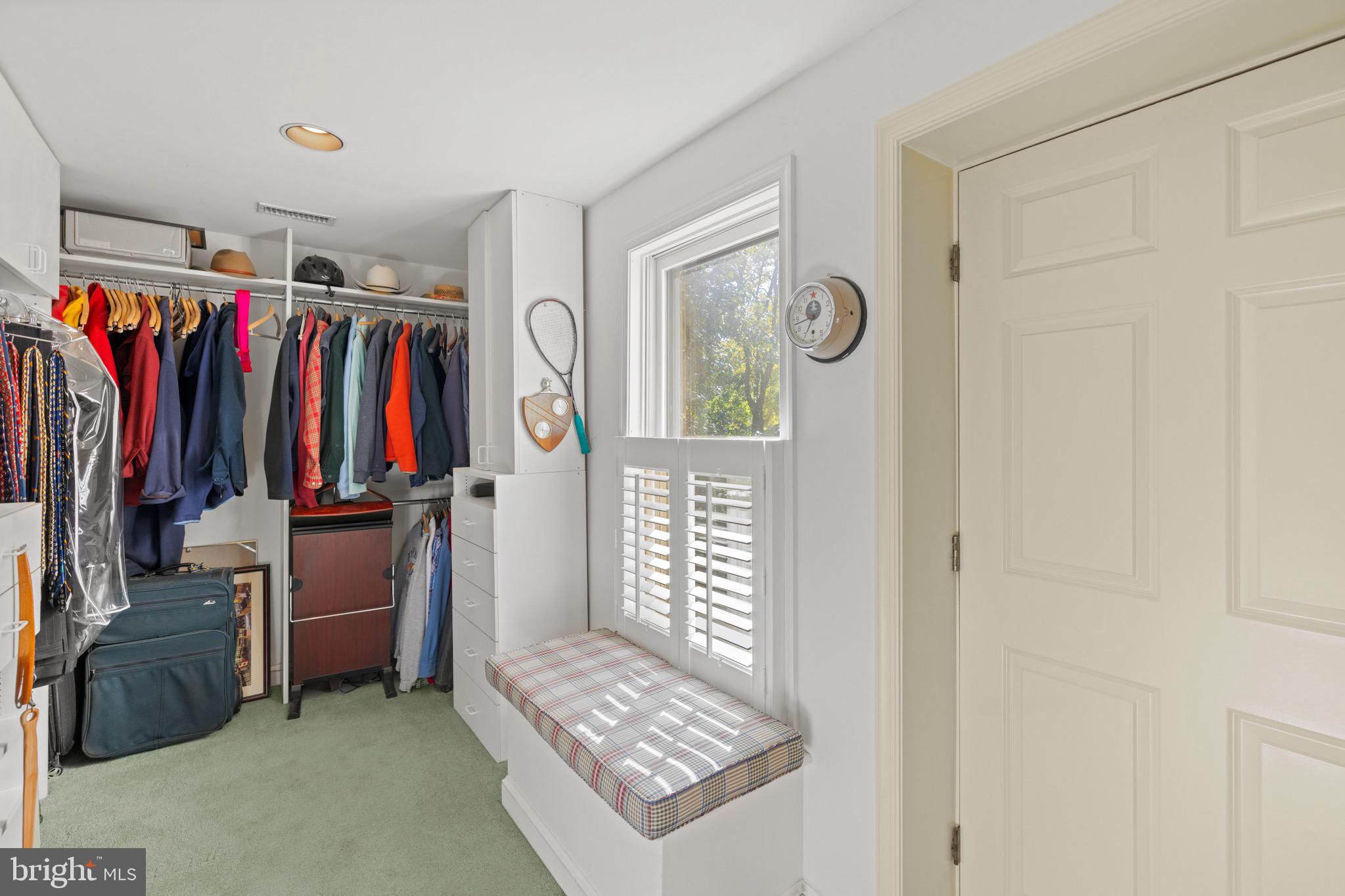 7104 HEATHWOOD COURT