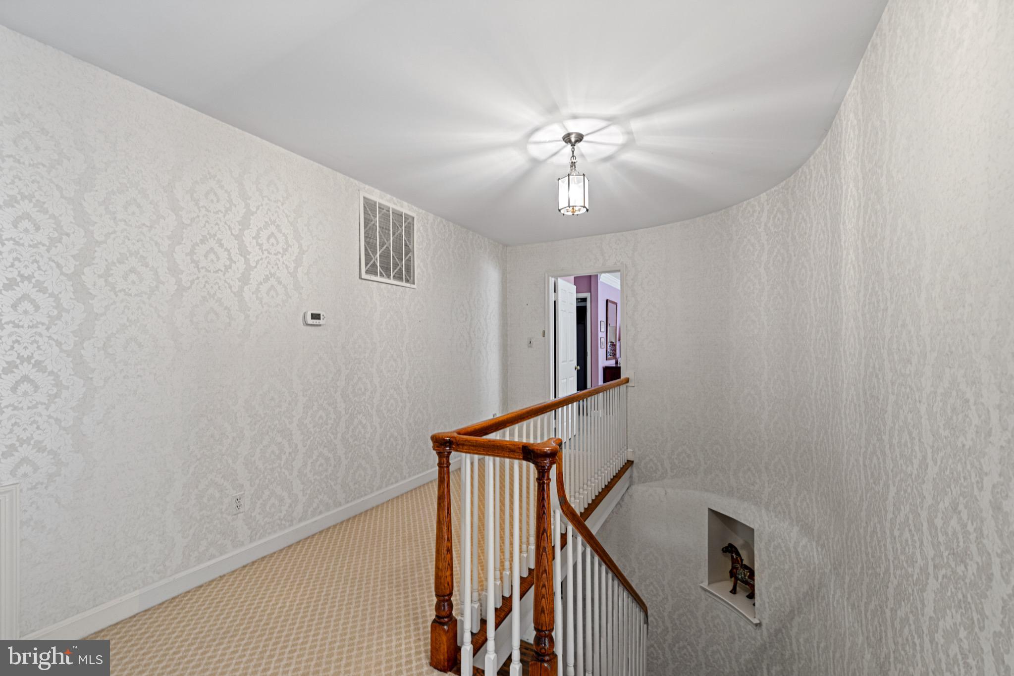 7104 HEATHWOOD COURT