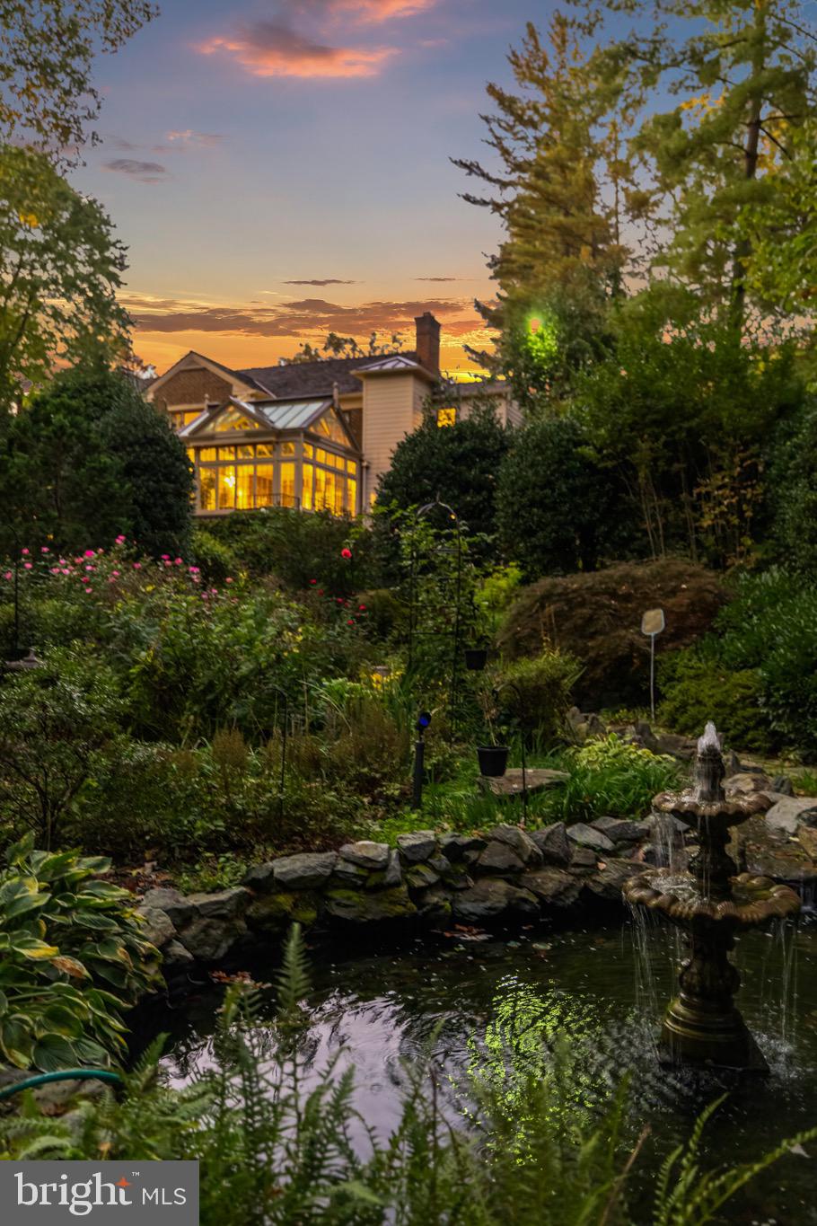 7104 HEATHWOOD COURT