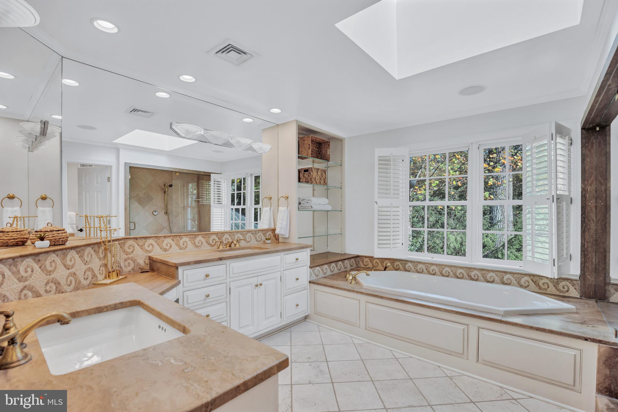 11027 EARLSGATE LANE