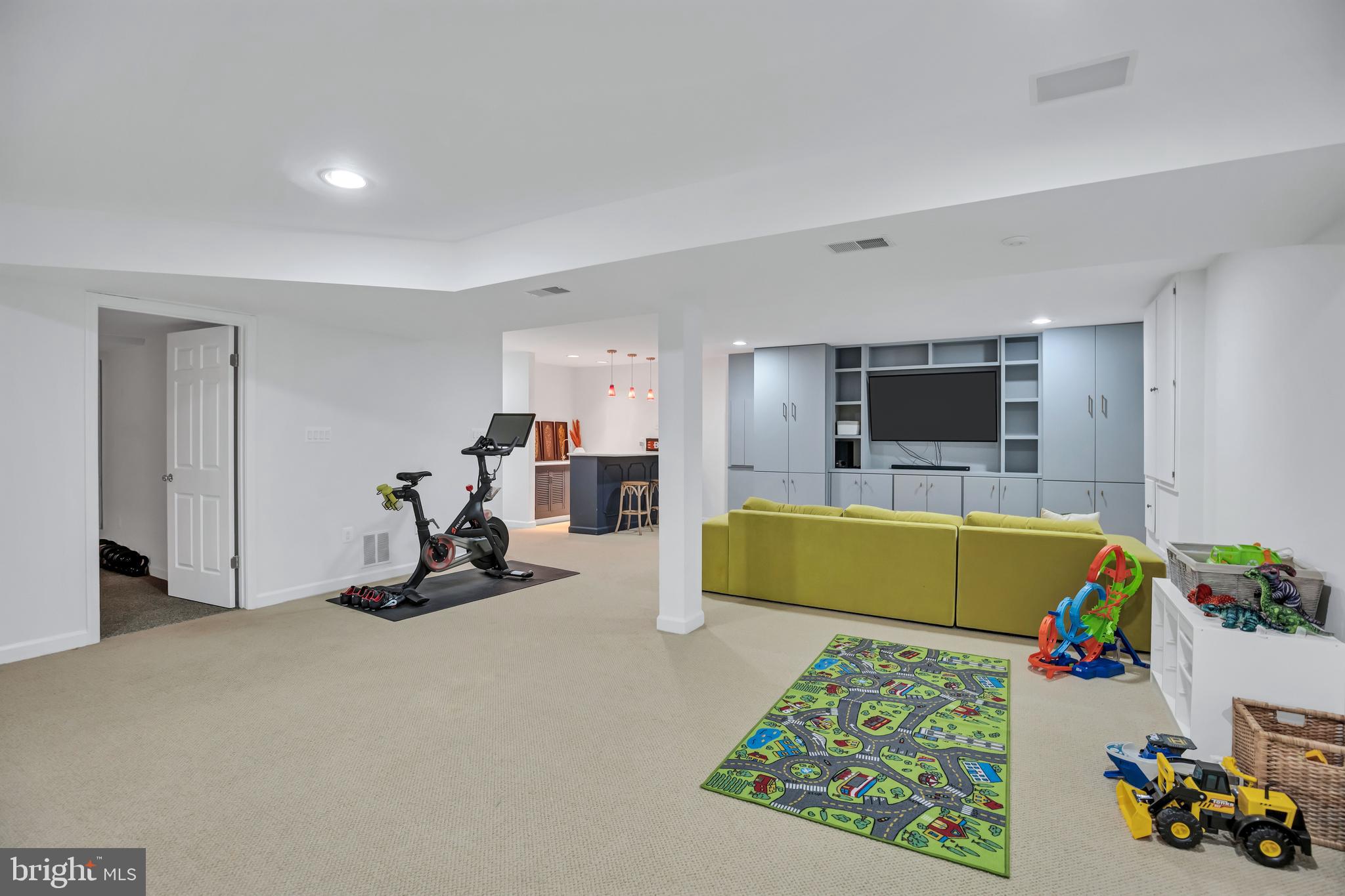 11027 EARLSGATE LANE