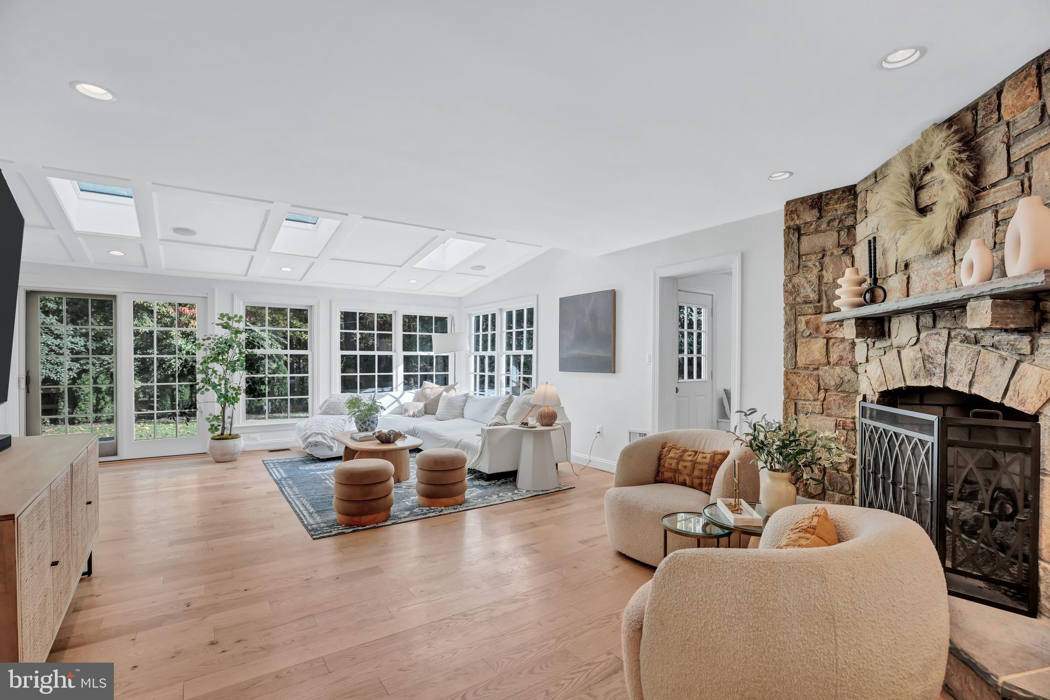 11027 EARLSGATE LANE