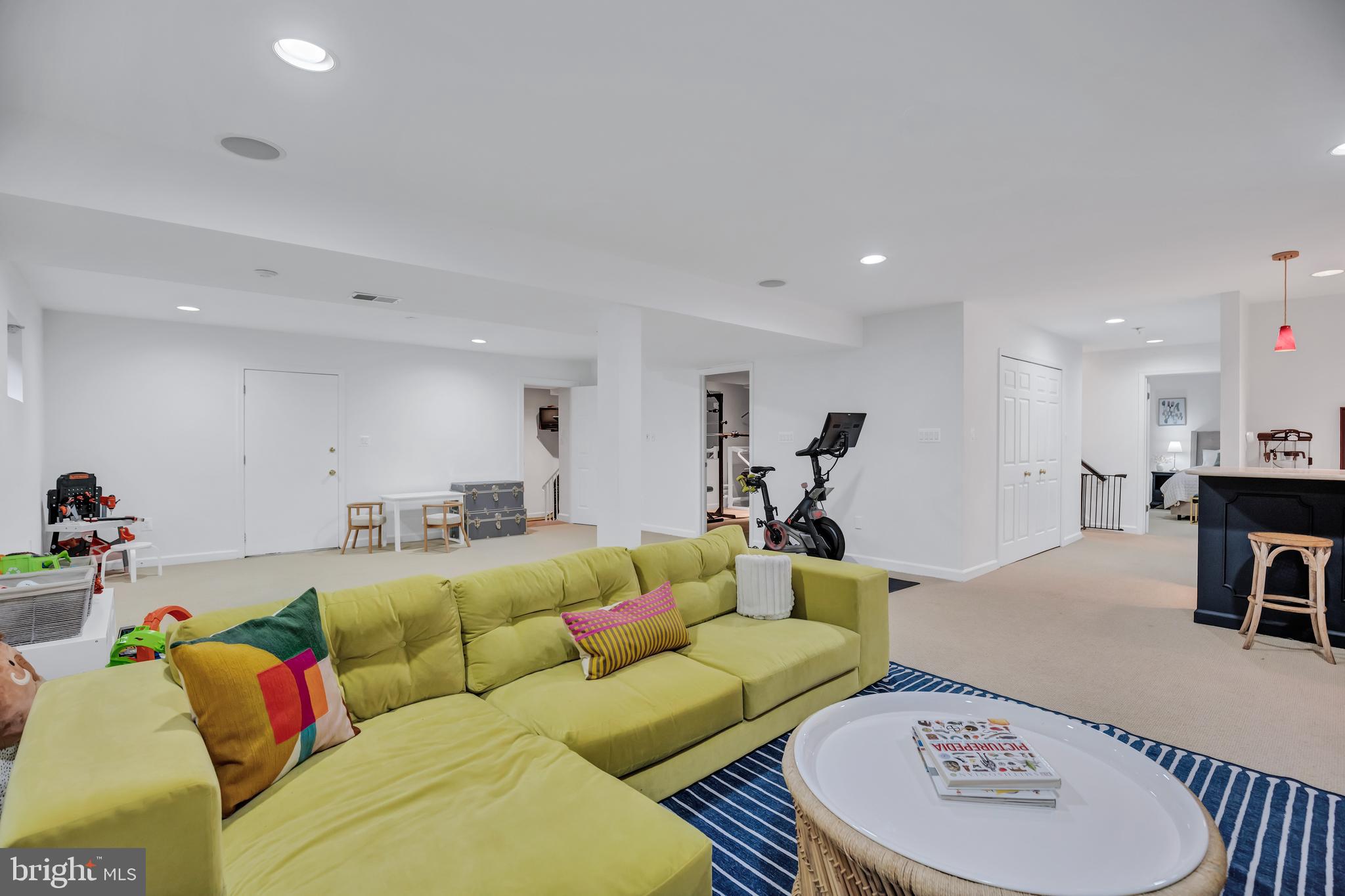 11027 EARLSGATE LANE